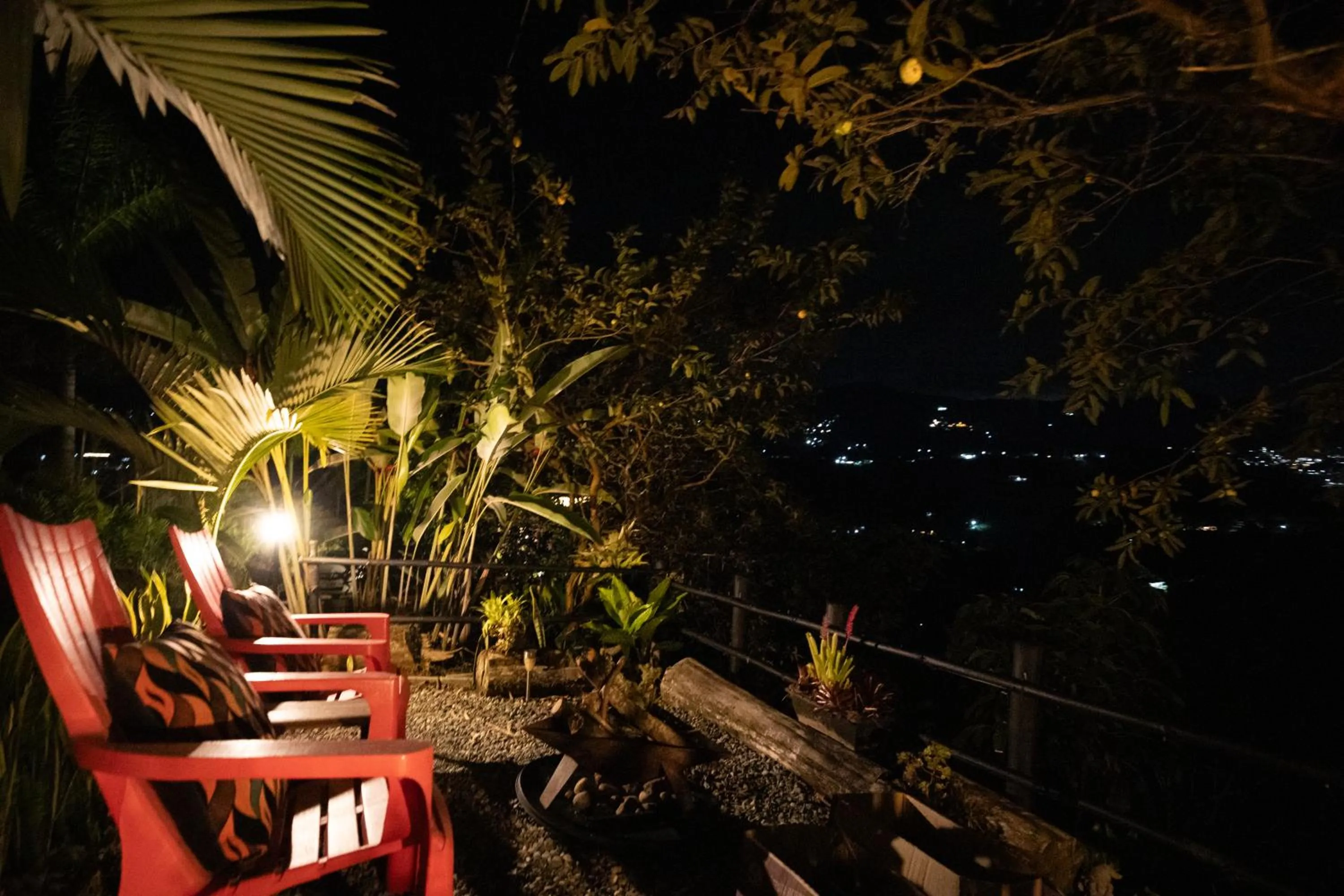 Night in Roots Eco House