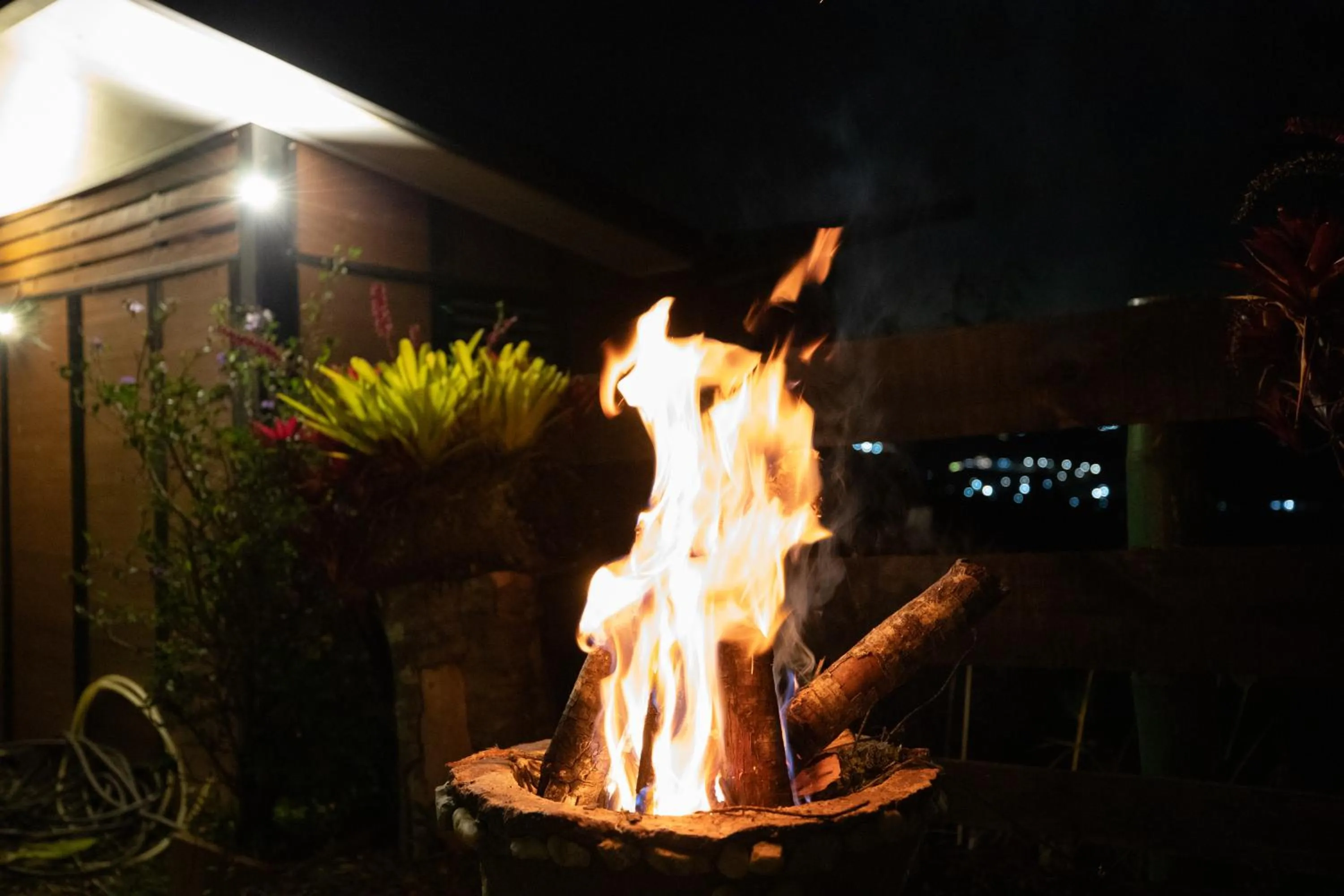 Night in Roots Eco House