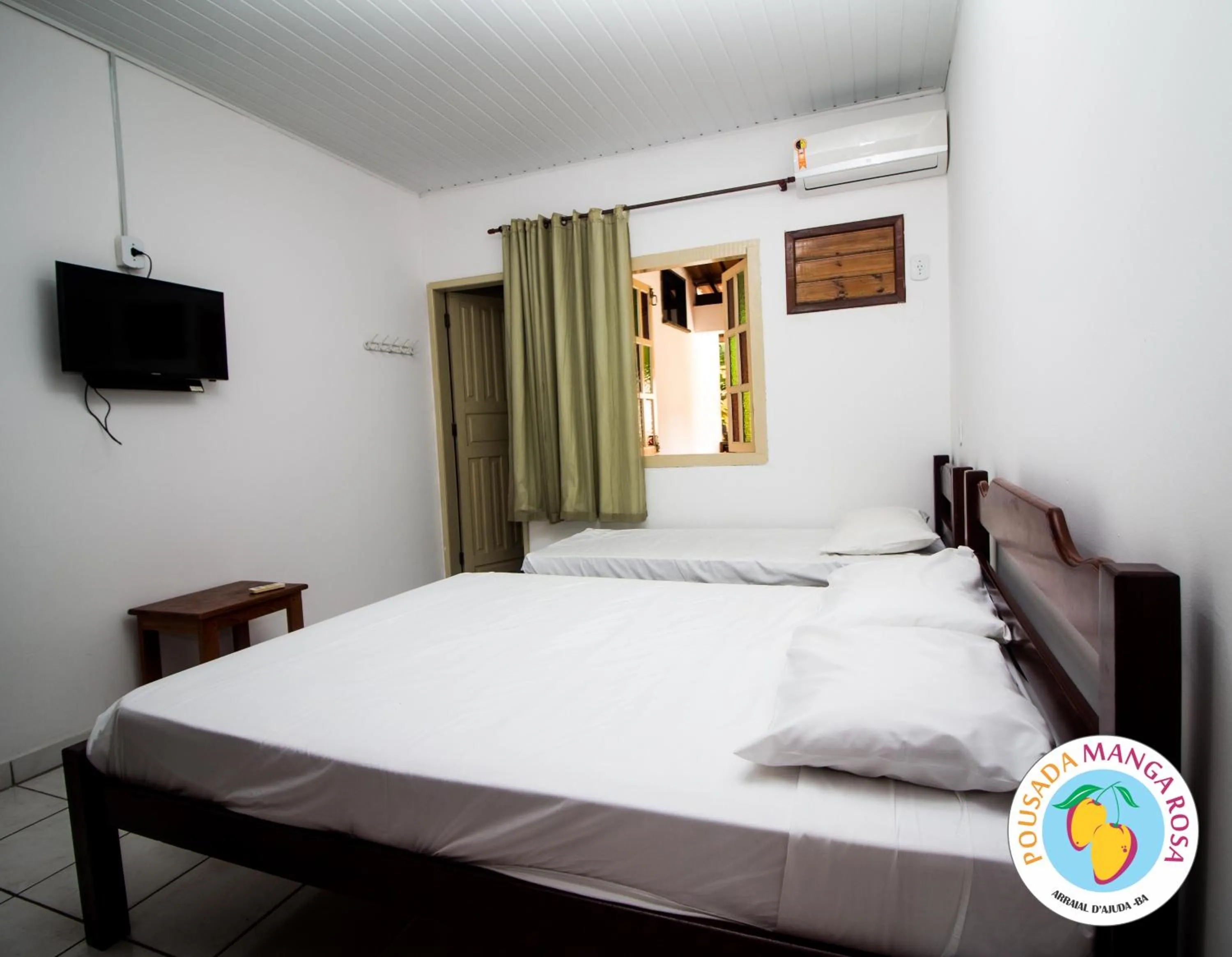 Photo of the whole room, Bed in Pousada Manga Rosa- Arraial