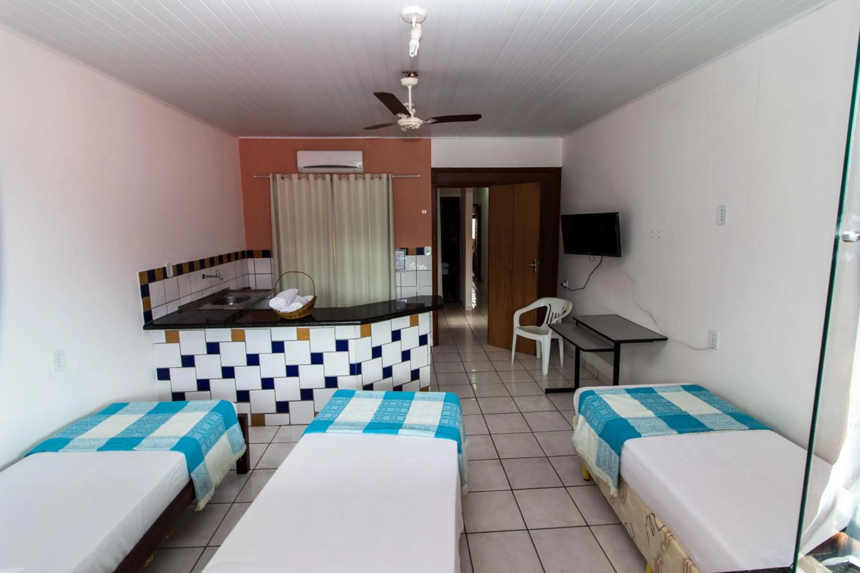 Photo of the whole room, Bed in Pousada Manga Rosa- Arraial