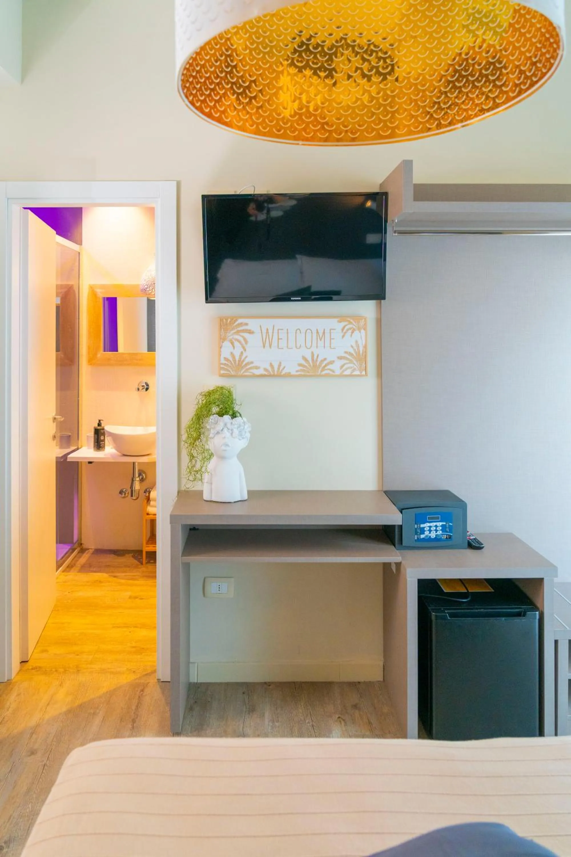 Decorative detail, Bed in Hotel Rex - Lifestyle