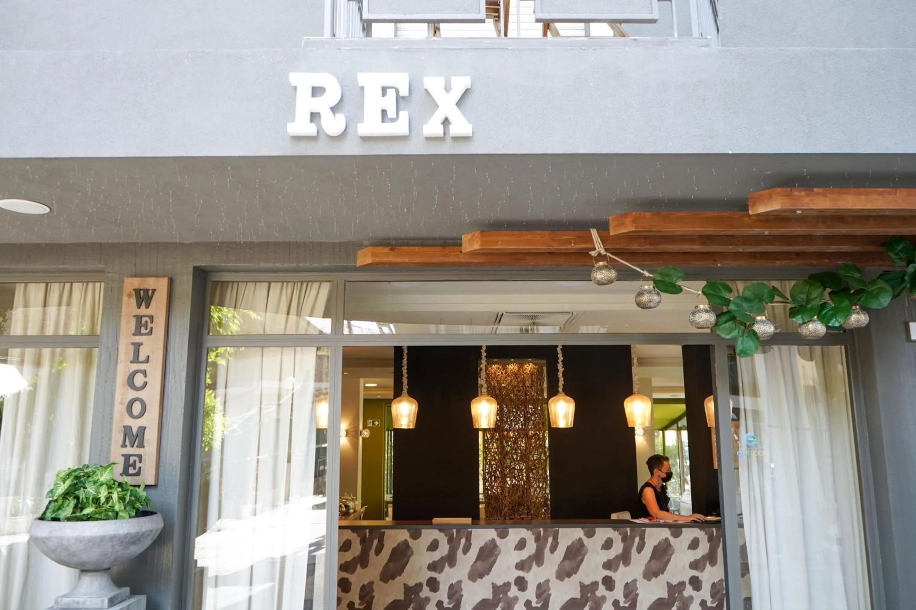 Facade/entrance in Hotel Rex