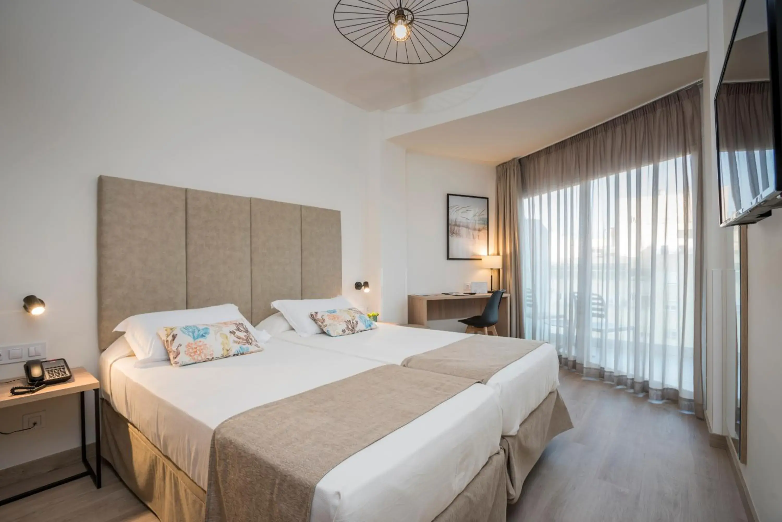 Double Room with Side Sea View in Hotel Las Arenas Double Room with Side Sea View in Hotel Las Arenas