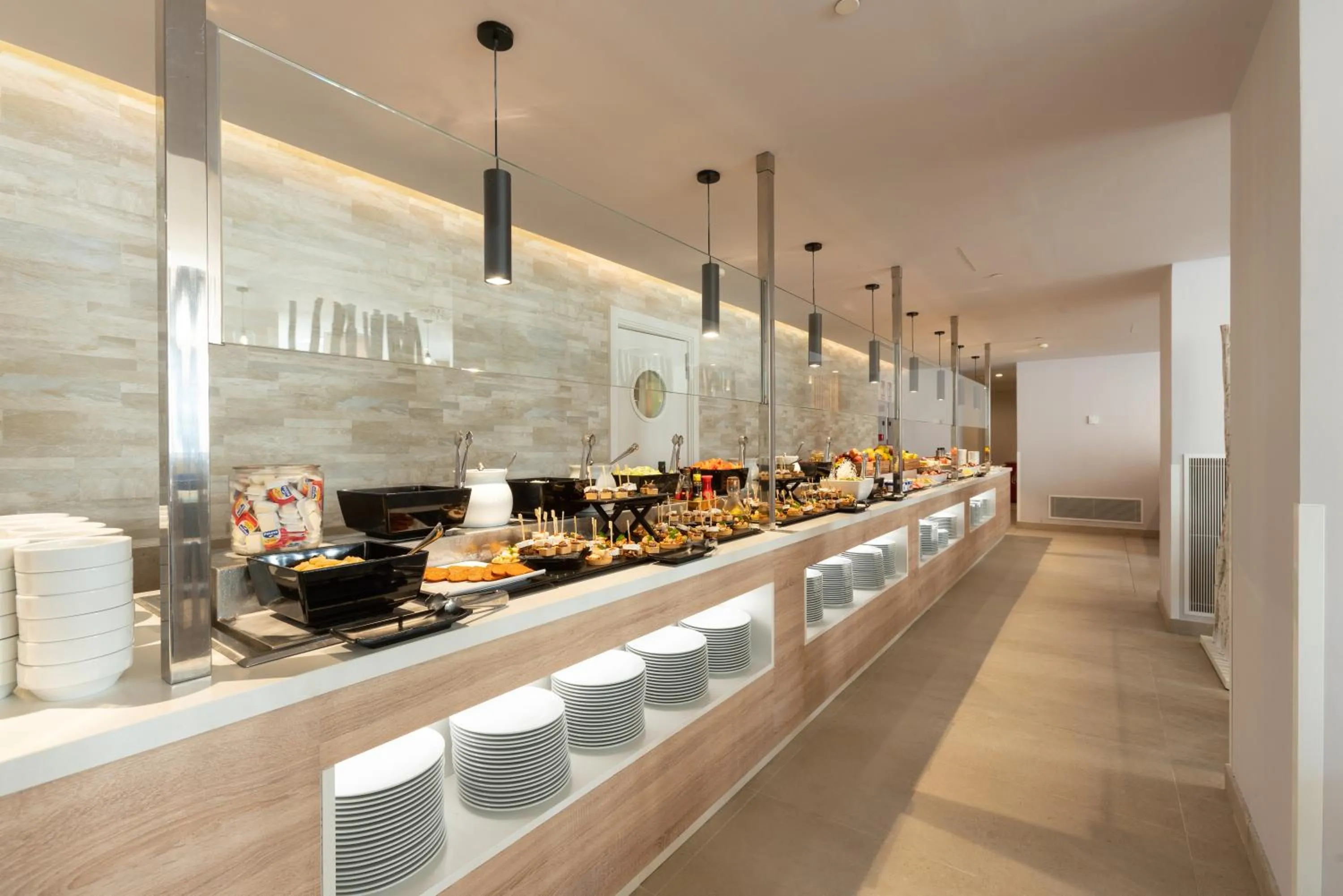 Buffet breakfast in Hotel Las Arenas