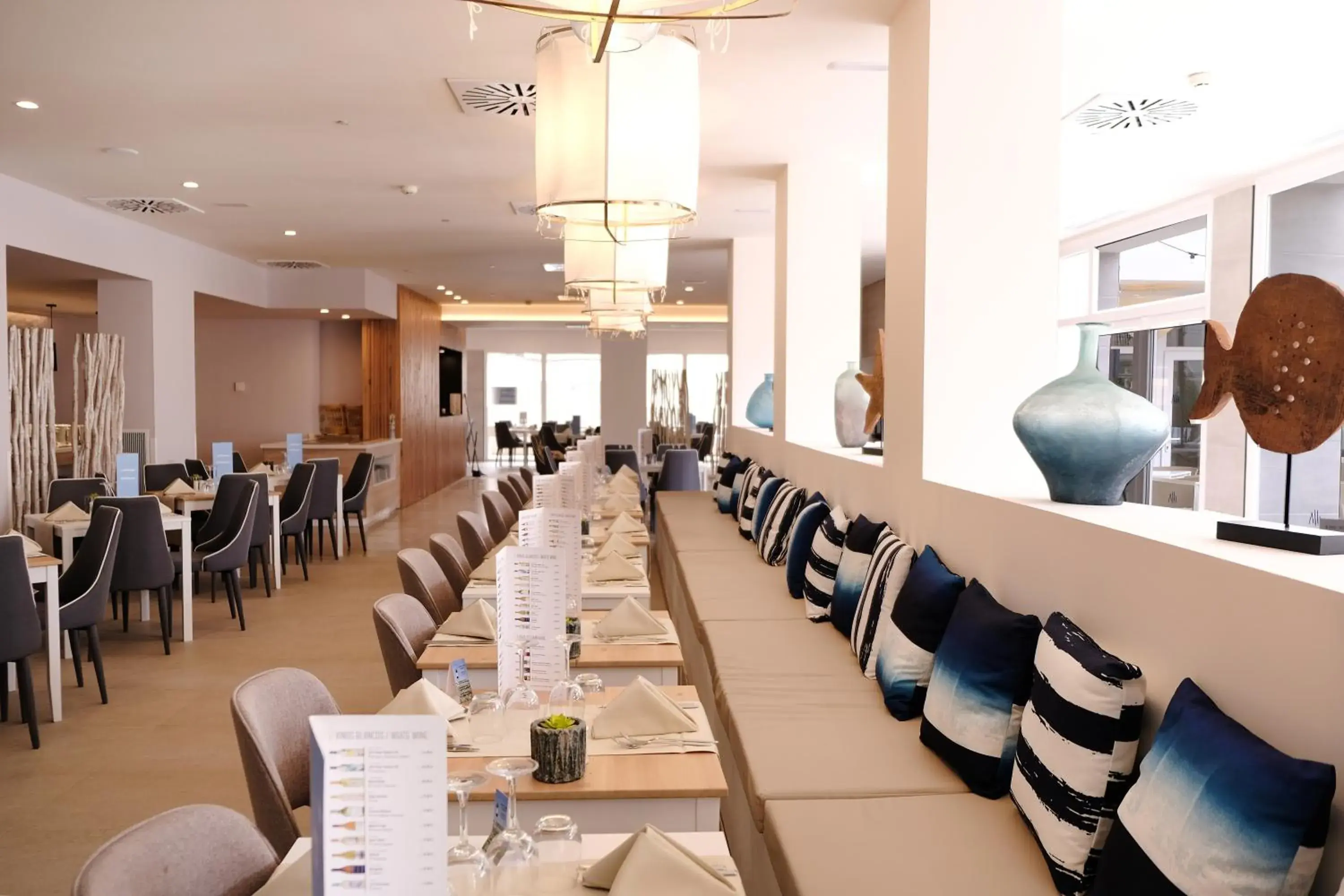 Restaurant/places to eat in Hotel Las Arenas Restaurant/places to eat in Hotel Las Arenas