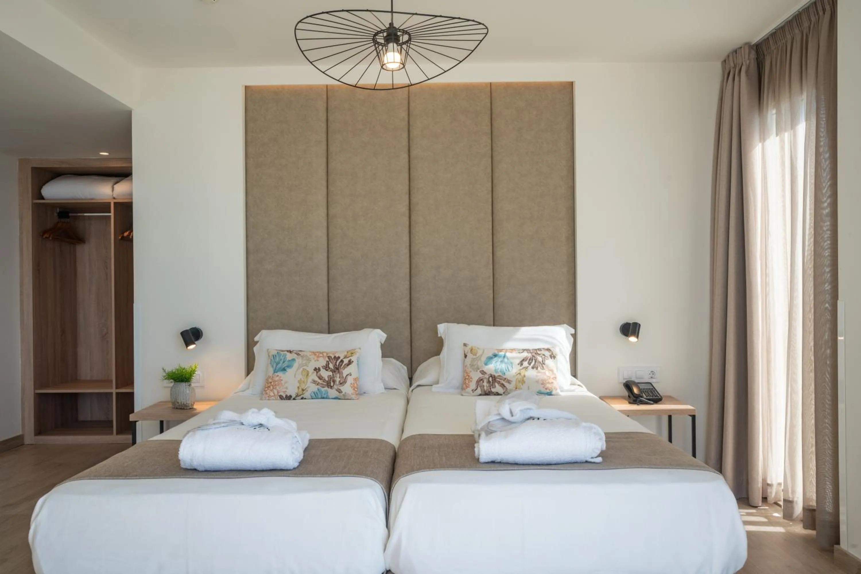 Bed in Hotel Las Arenas