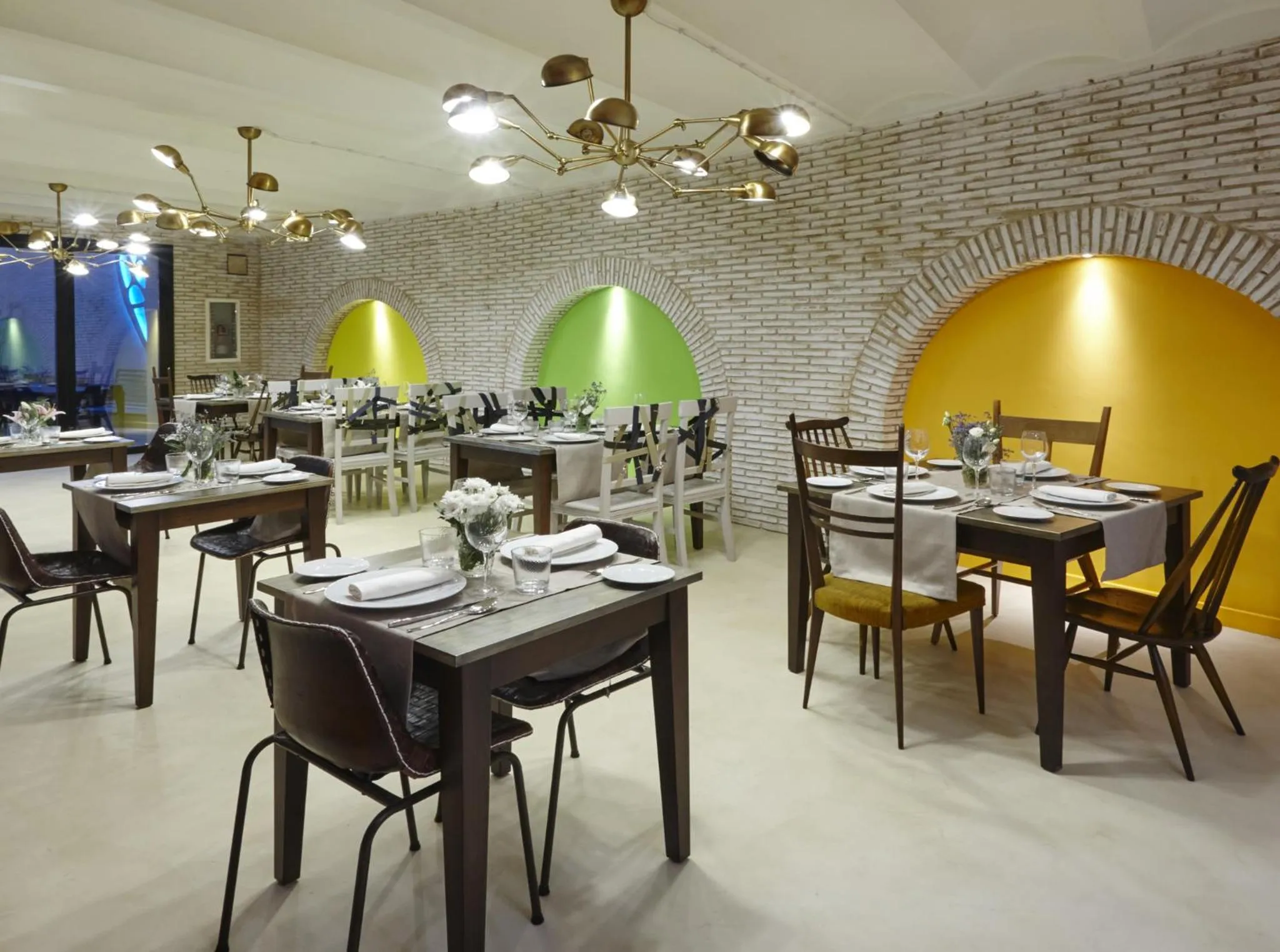 Restaurant/places to eat in Hotel Galería Essentia