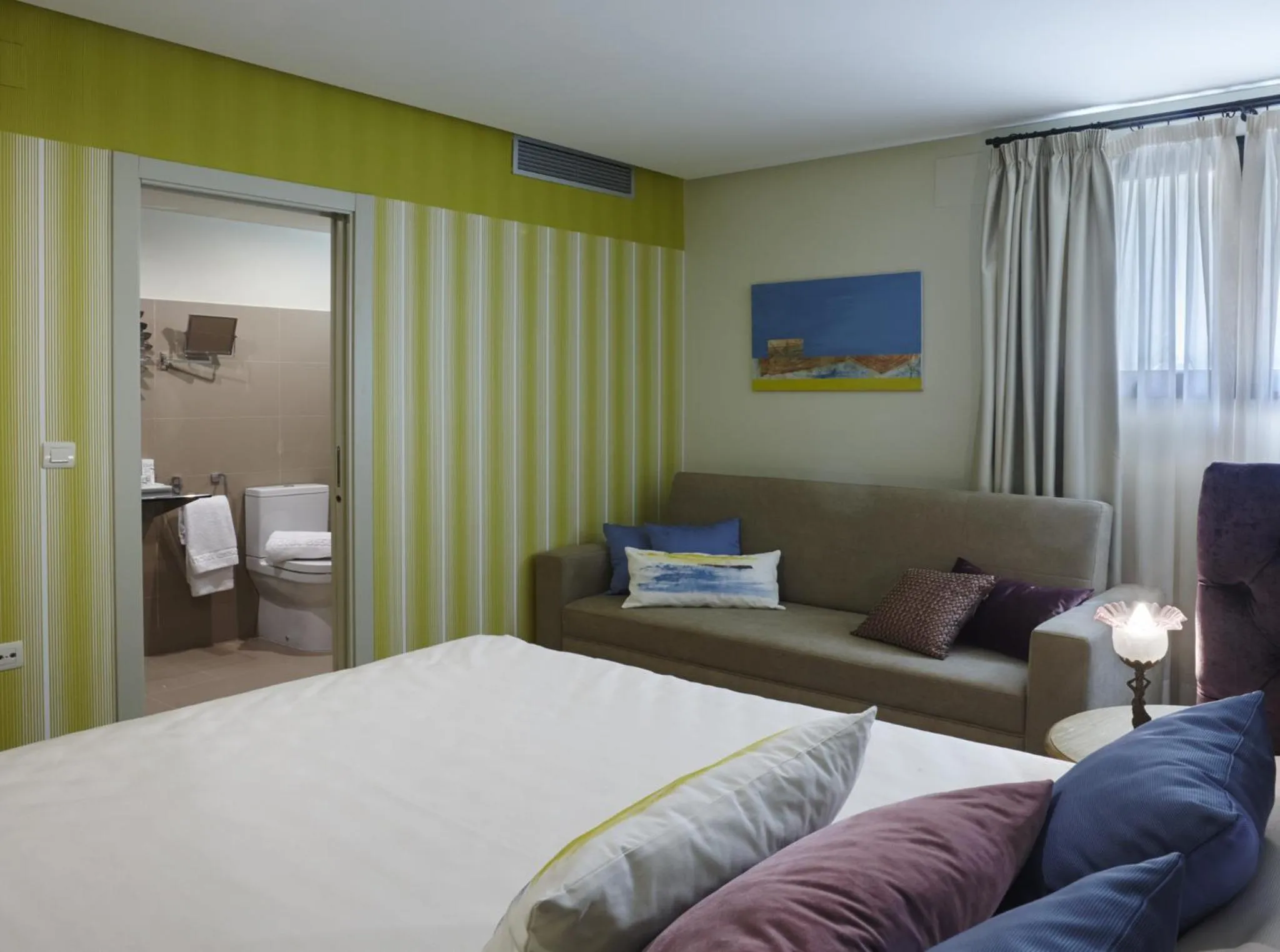 Bed in Hotel Galería Essentia