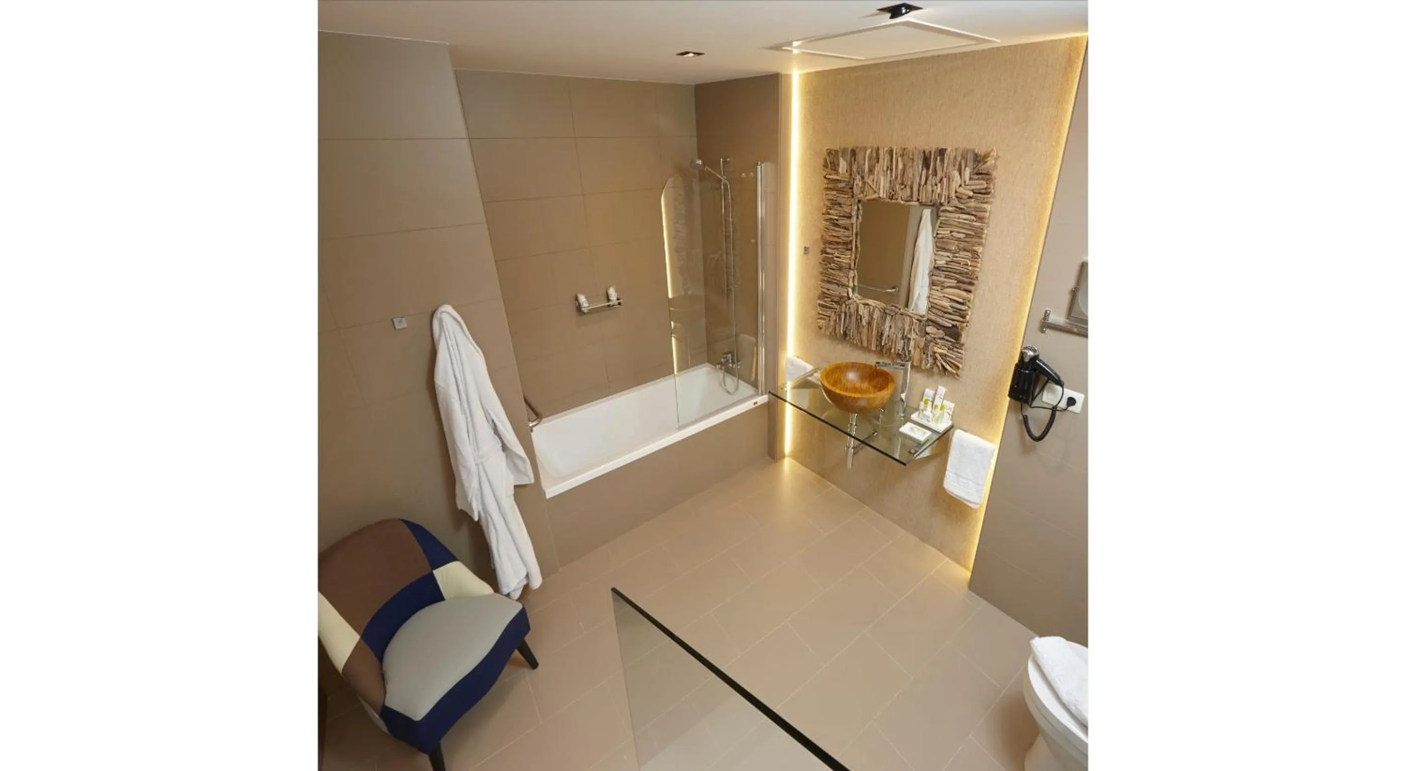 Hotel Galería Essentia