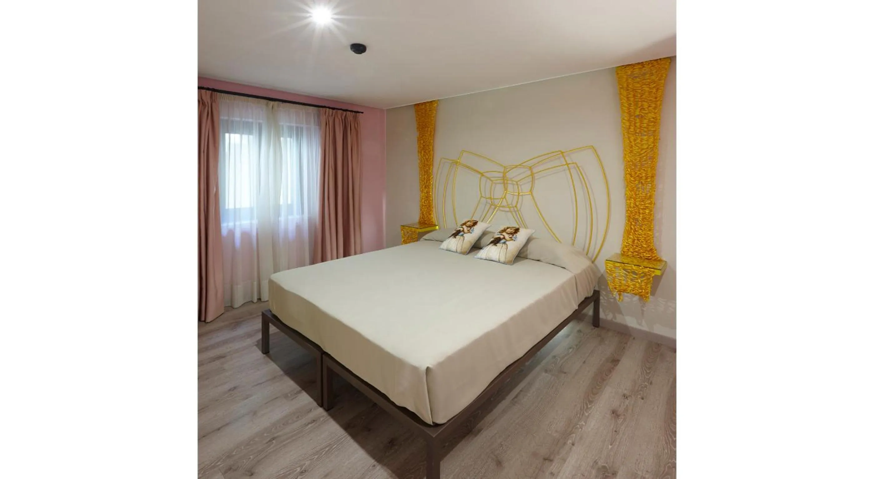 Bed in Hotel Galería Essentia