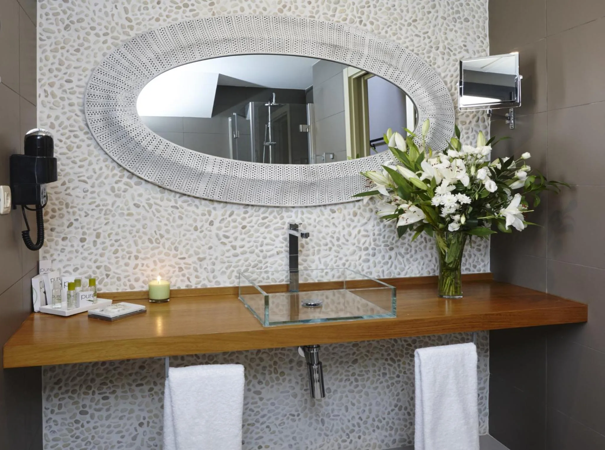 Hotel Galería Essentia