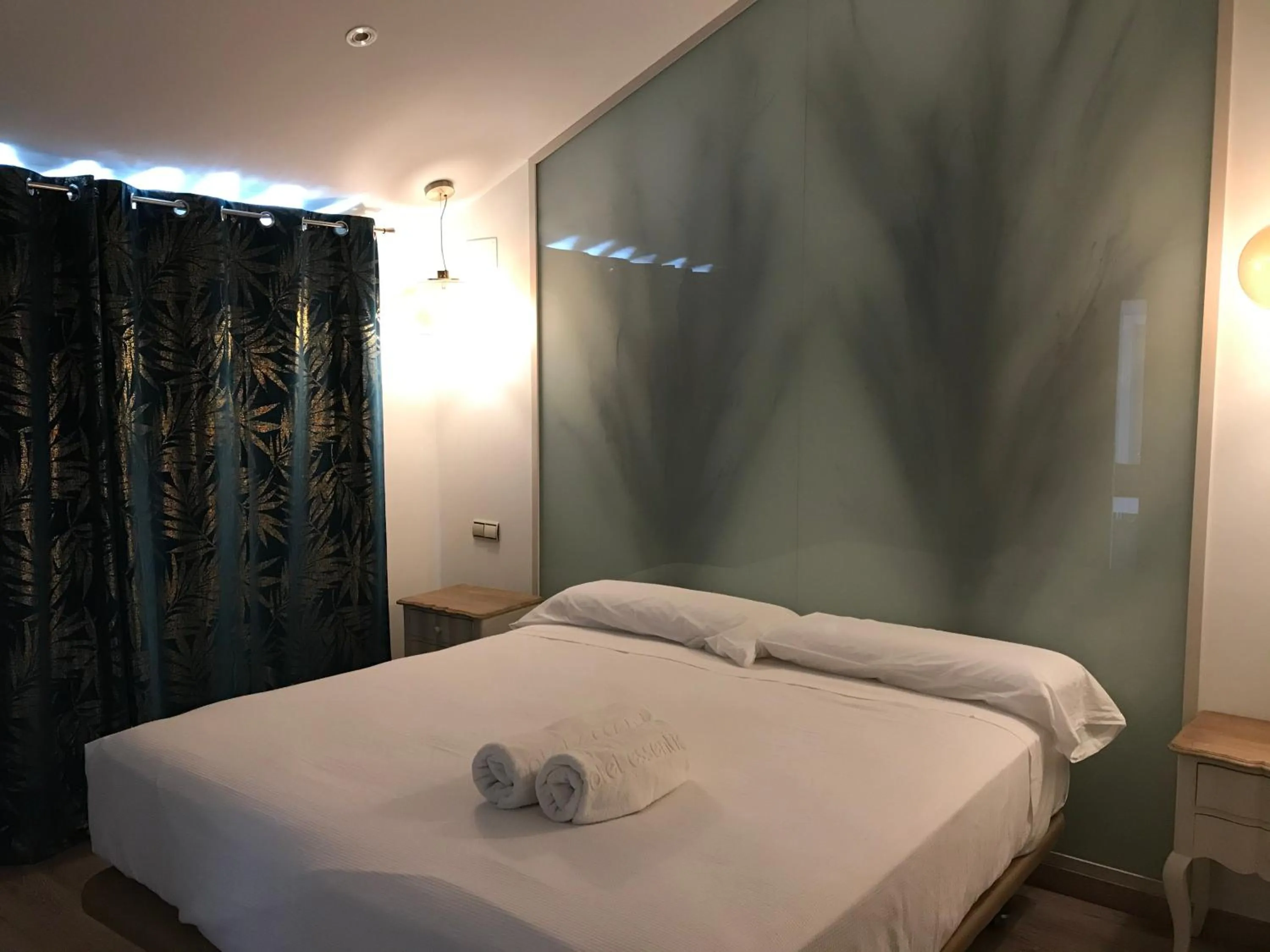 Bed in Hotel Galería Essentia