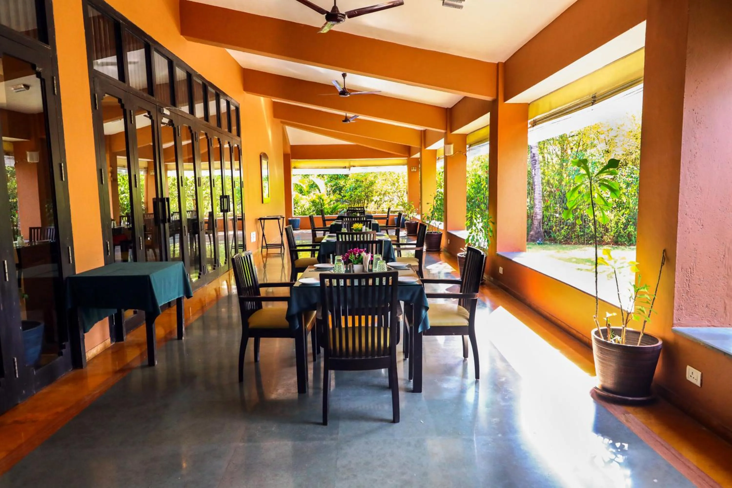 Restaurant/places to eat in Blue Ocean The Fern Resort & Spa Ganpatipule