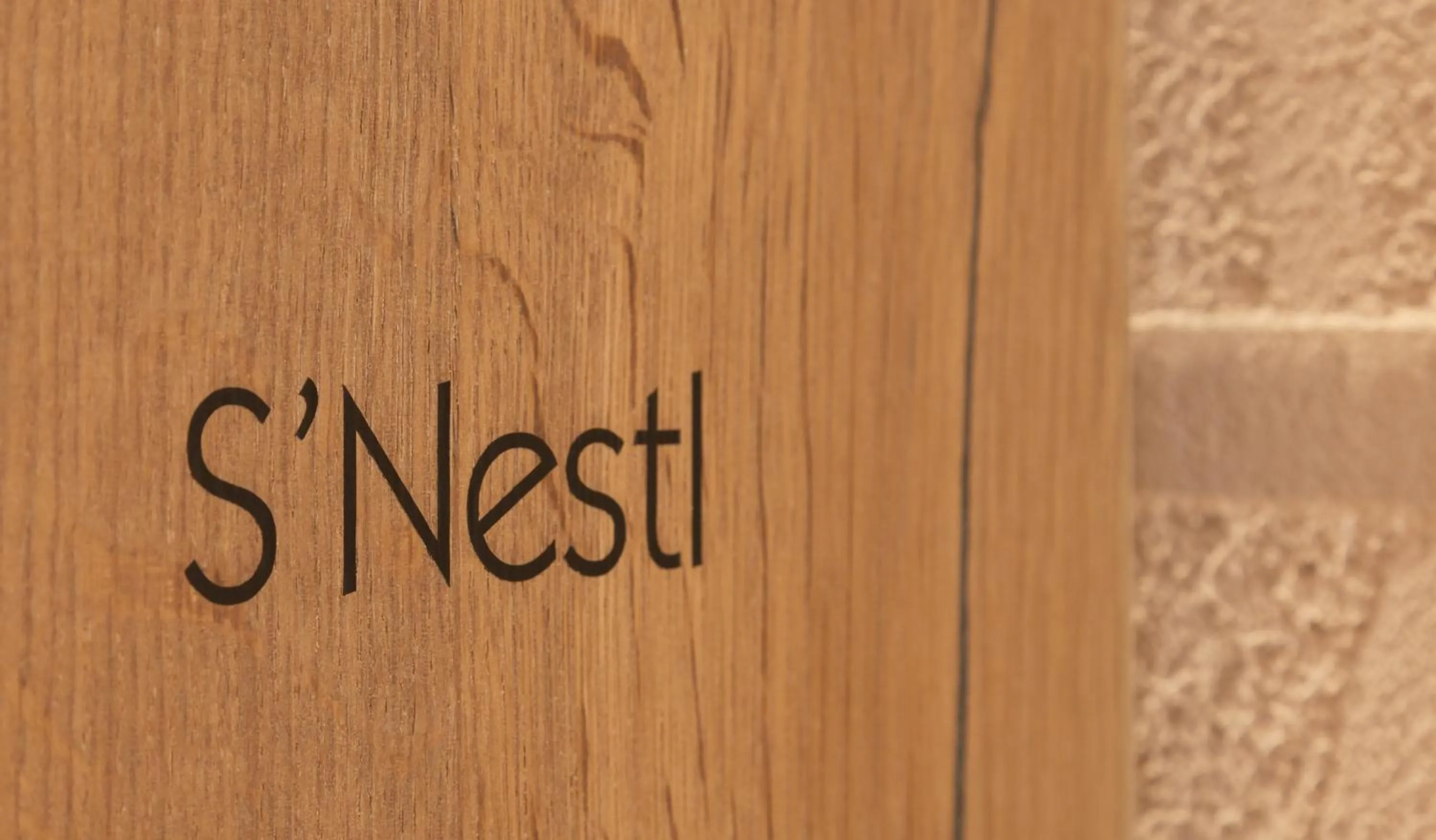 Decorative detail in AlmRefugio