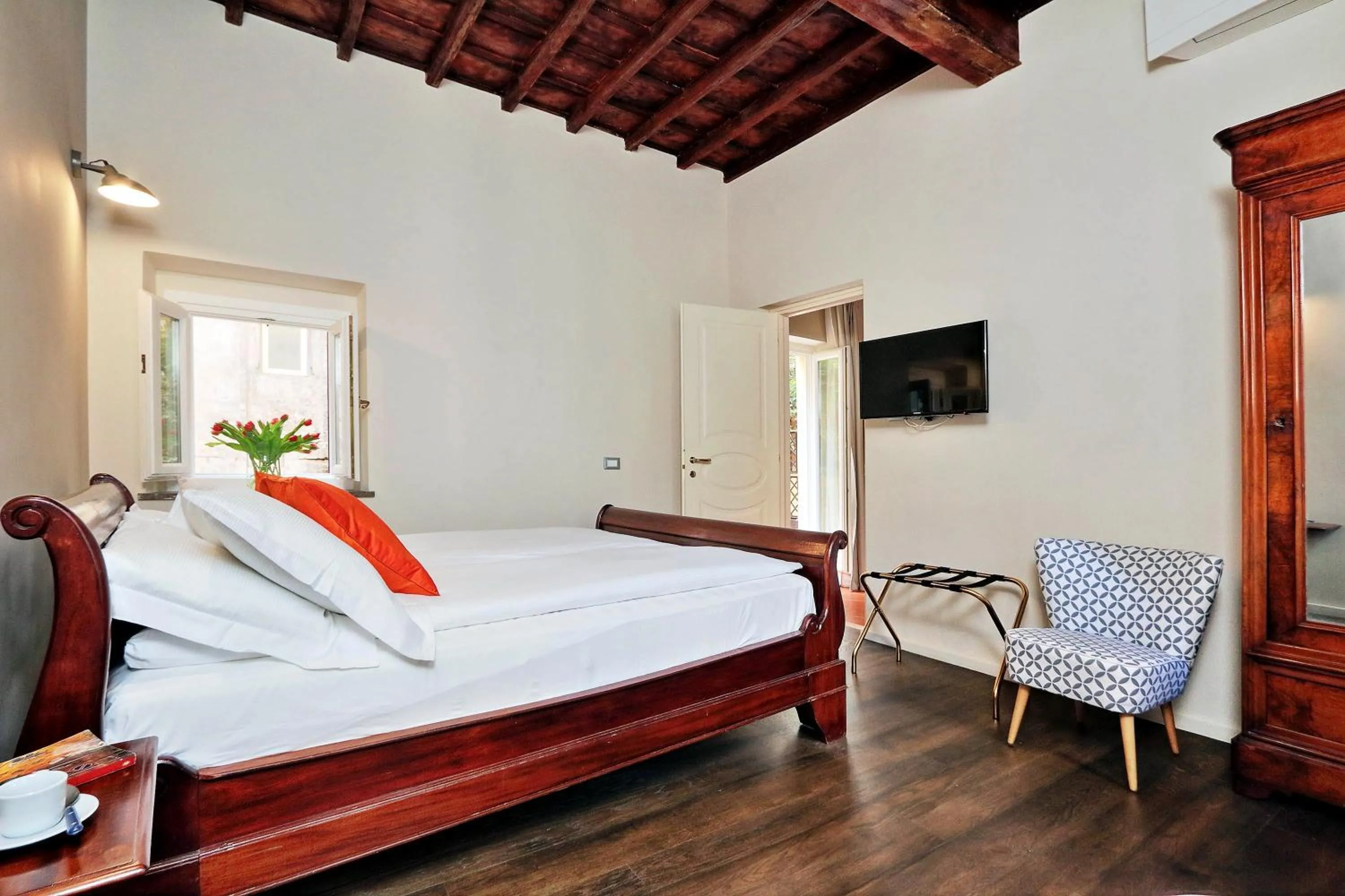 Bedroom, Bed in Cancelleriadieci