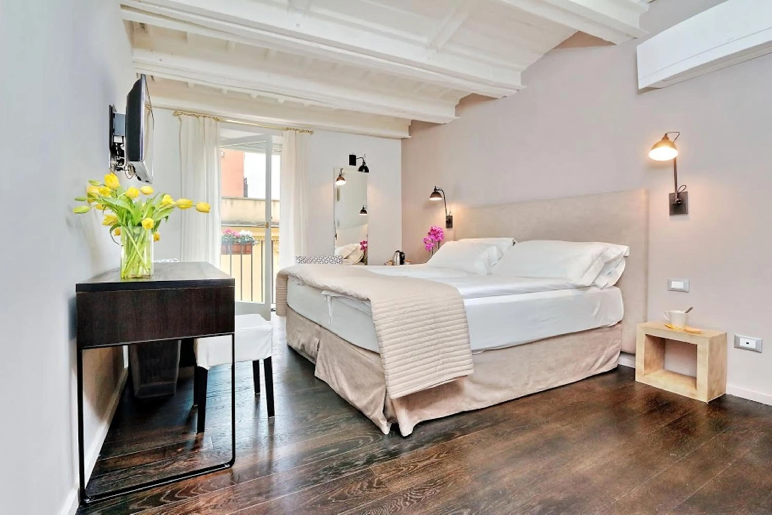 Bedroom, Bed in Cancelleriadieci