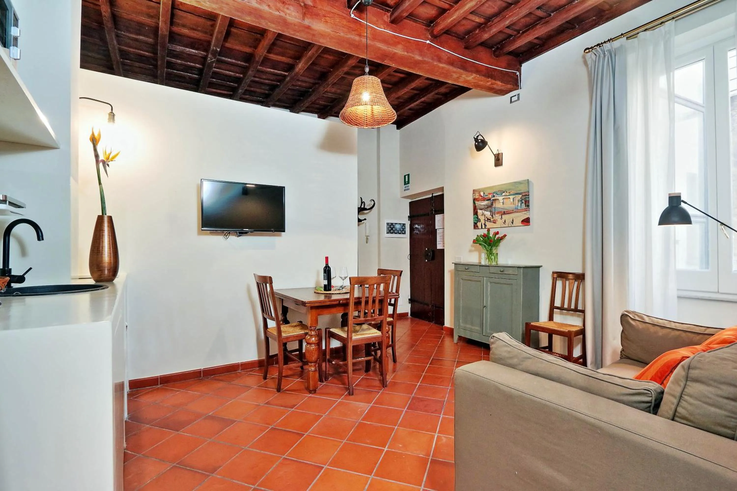 Photo of the whole room in Cancelleriadieci