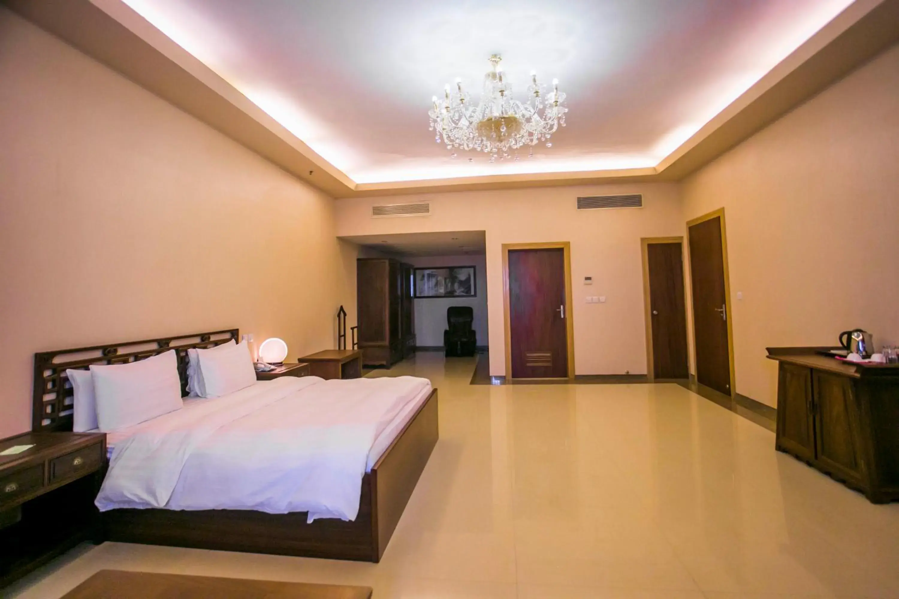 Superior Double Room - single occupancy in Lagos Oriental Hotel Superior Double Room - single occupancy in Lagos Oriental Hotel