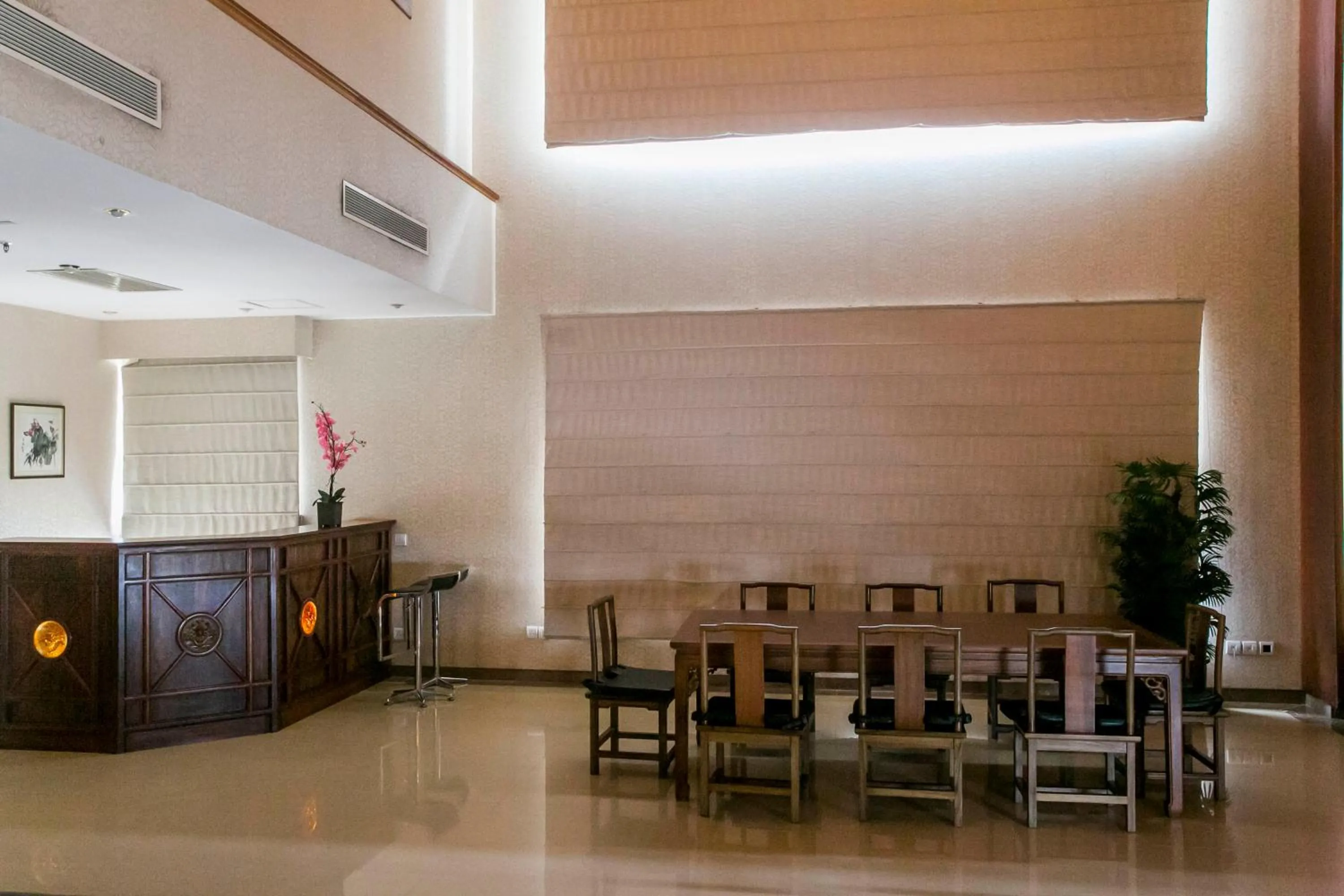 Restaurant/places to eat in Lagos Oriental Hotel