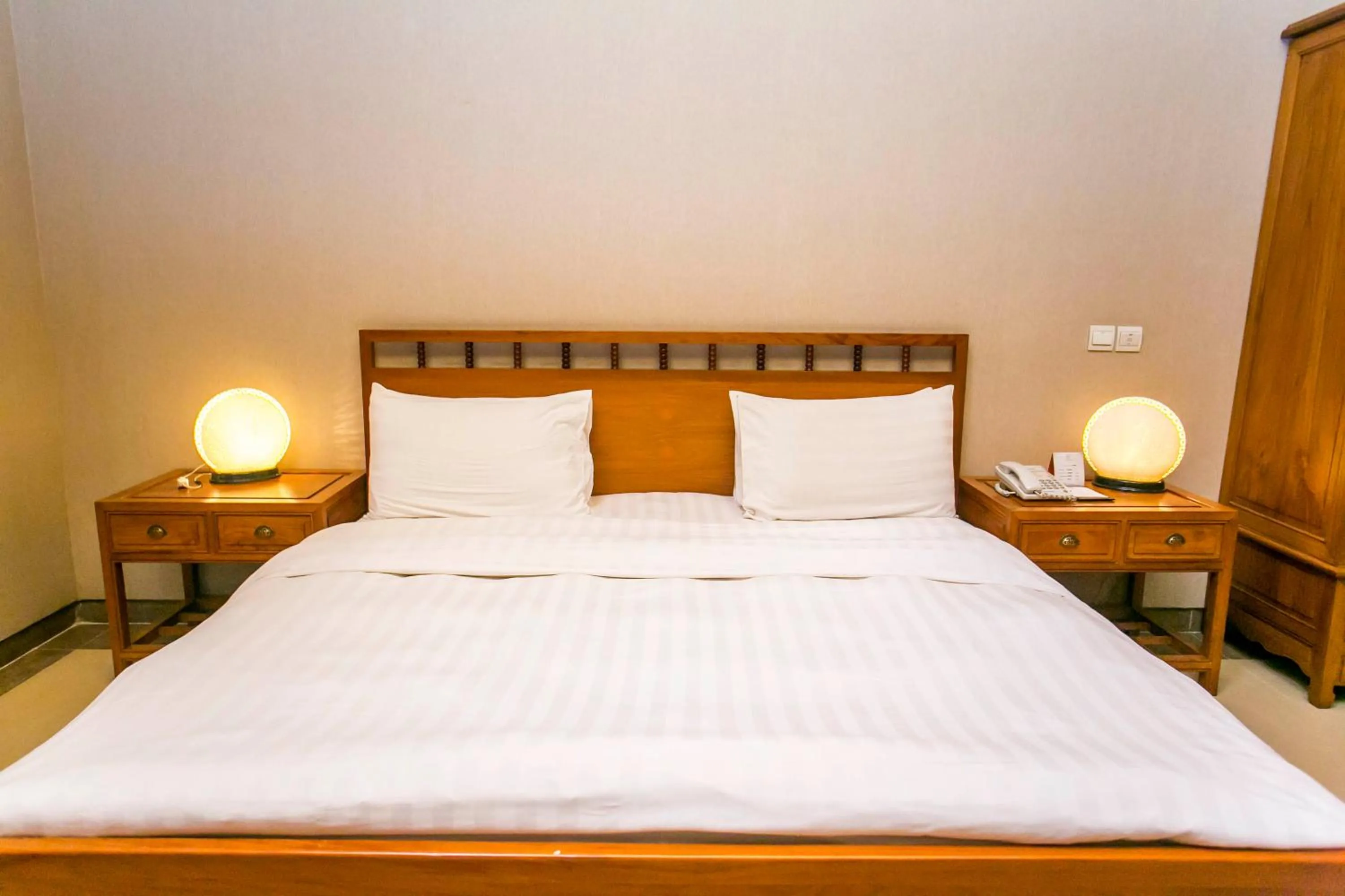 Bed in Lagos Oriental Hotel