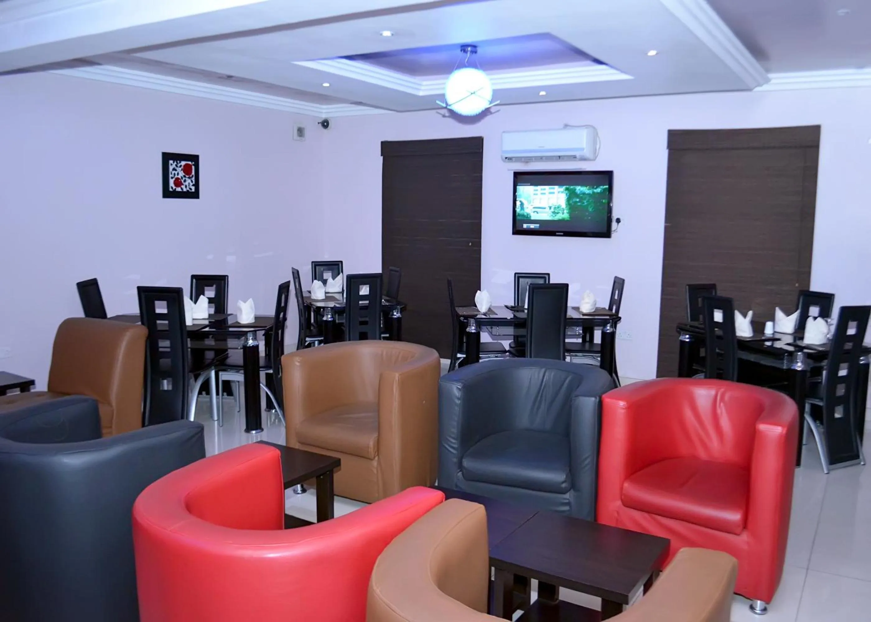Restaurant/places to eat in De Rigg Place - Alaka Estate, Surulere
