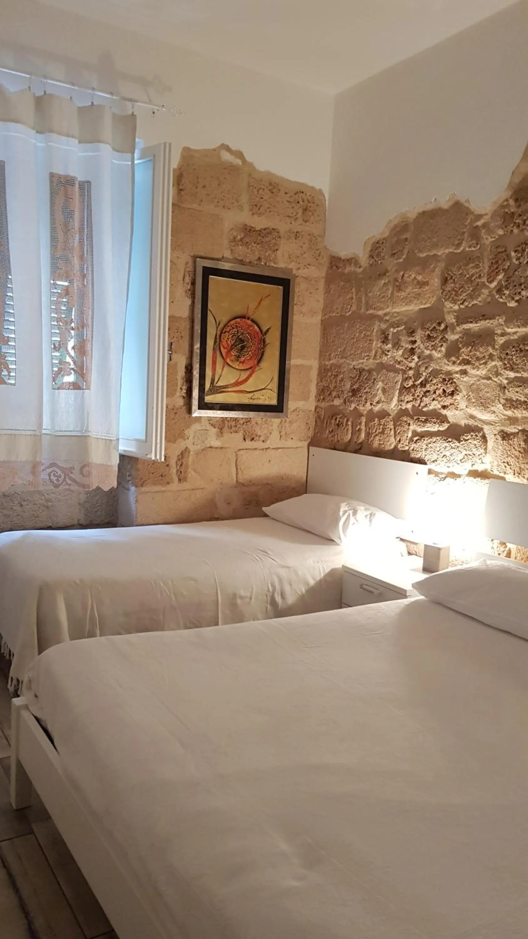 Bedroom, Bed in Aliga