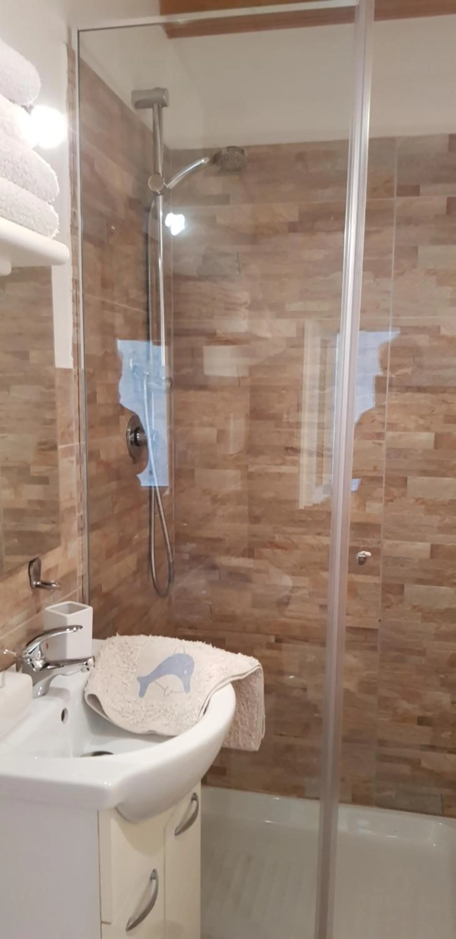 Bathroom in Aliga