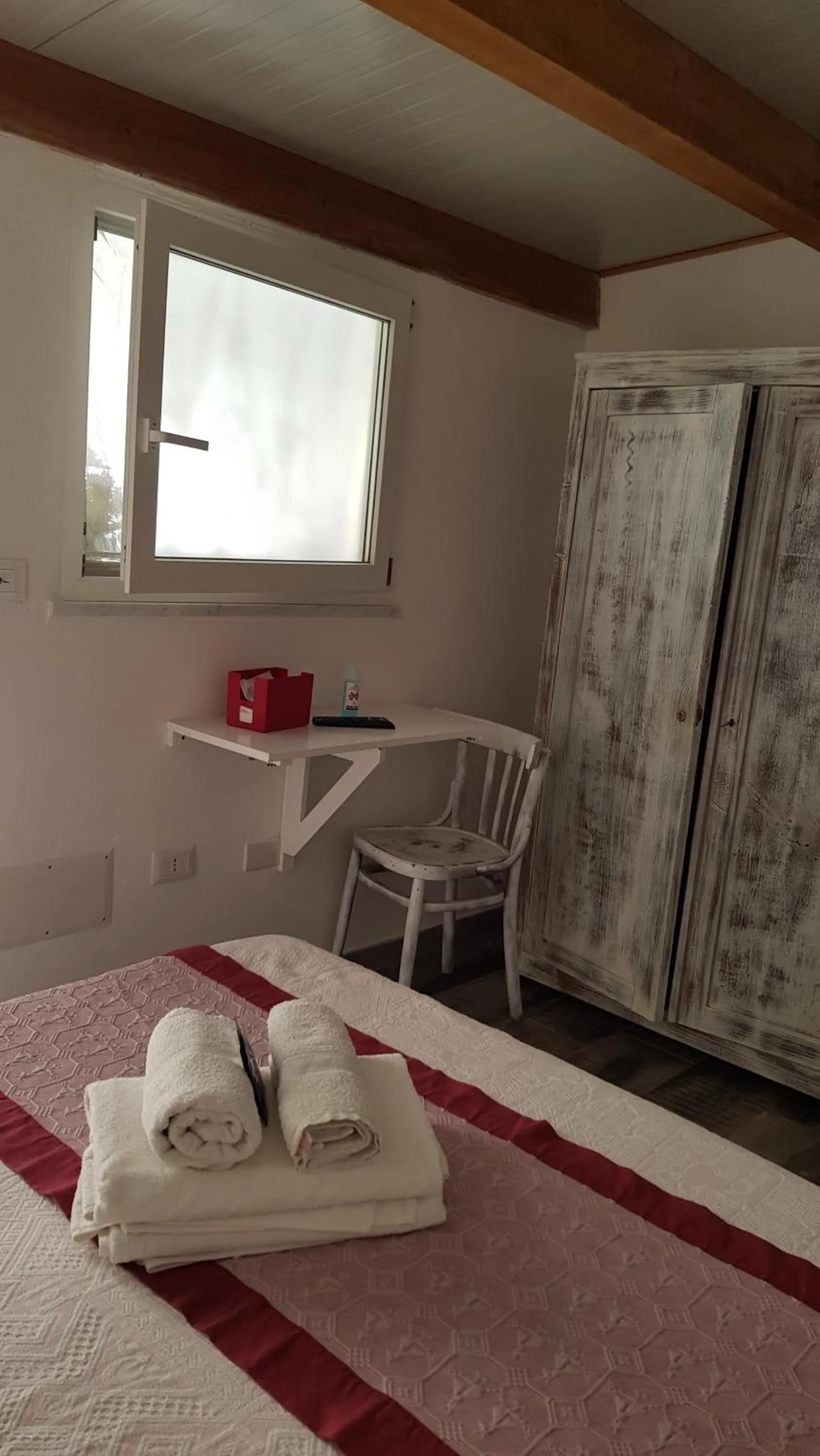 Bed in Aliga