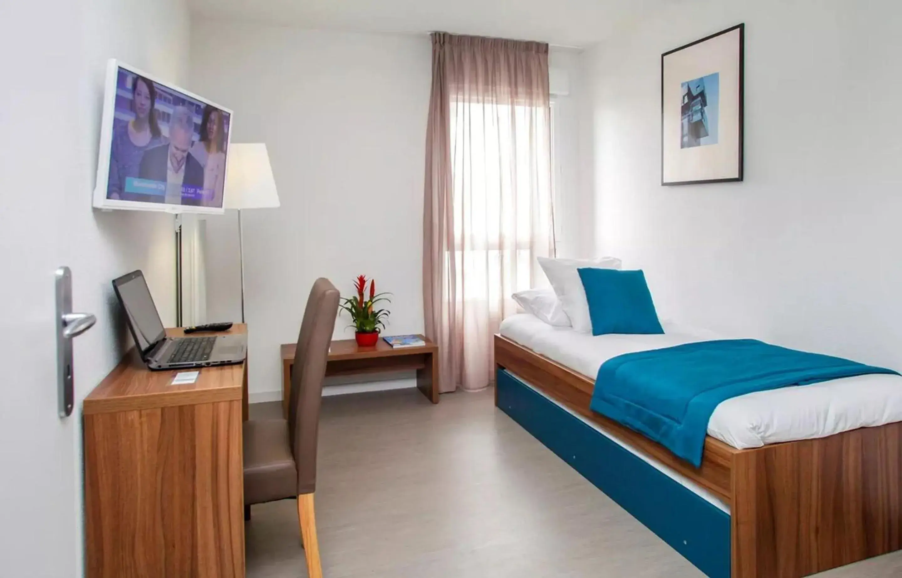 Bedroom, Bed in Appart'hôtel Odalys City - Orléans Centre Bedroom, Bed in Appart'hôtel Odalys City - Orléans Centre