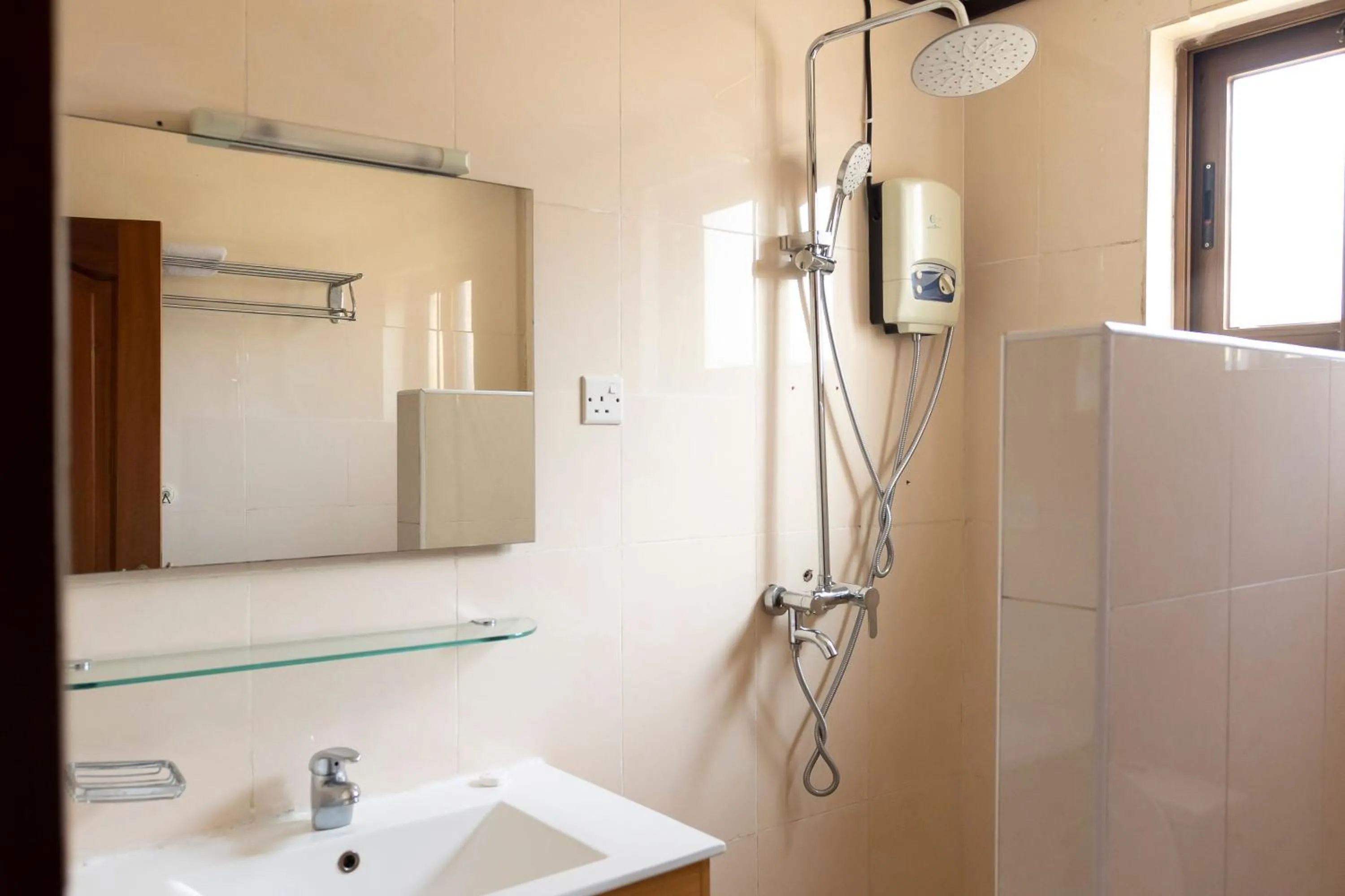 Shower in Highlands Apartment