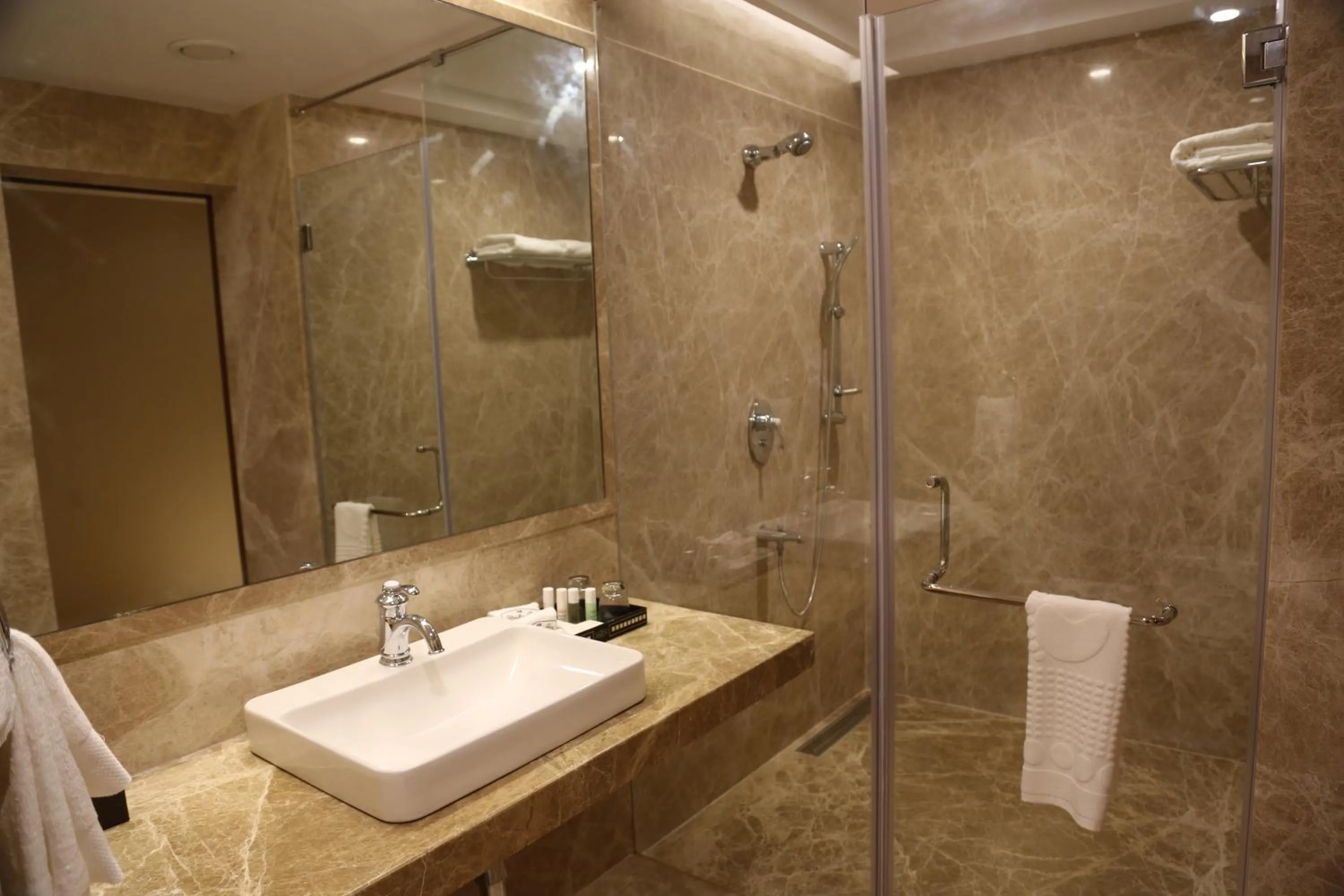 Bathroom in UVA Meridian Bay Resort & Spa