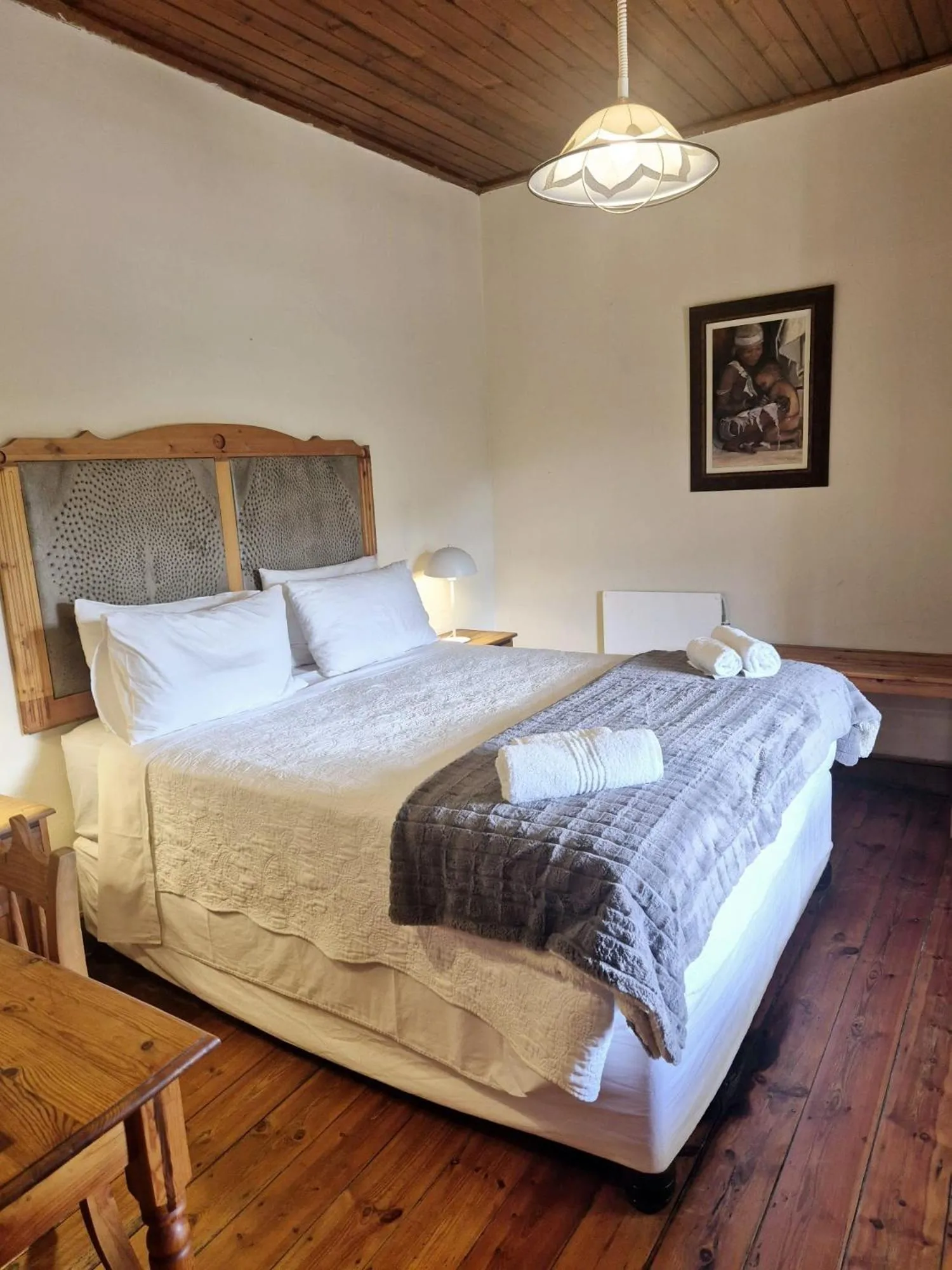 Bedroom, Bed in Red Stone Hills