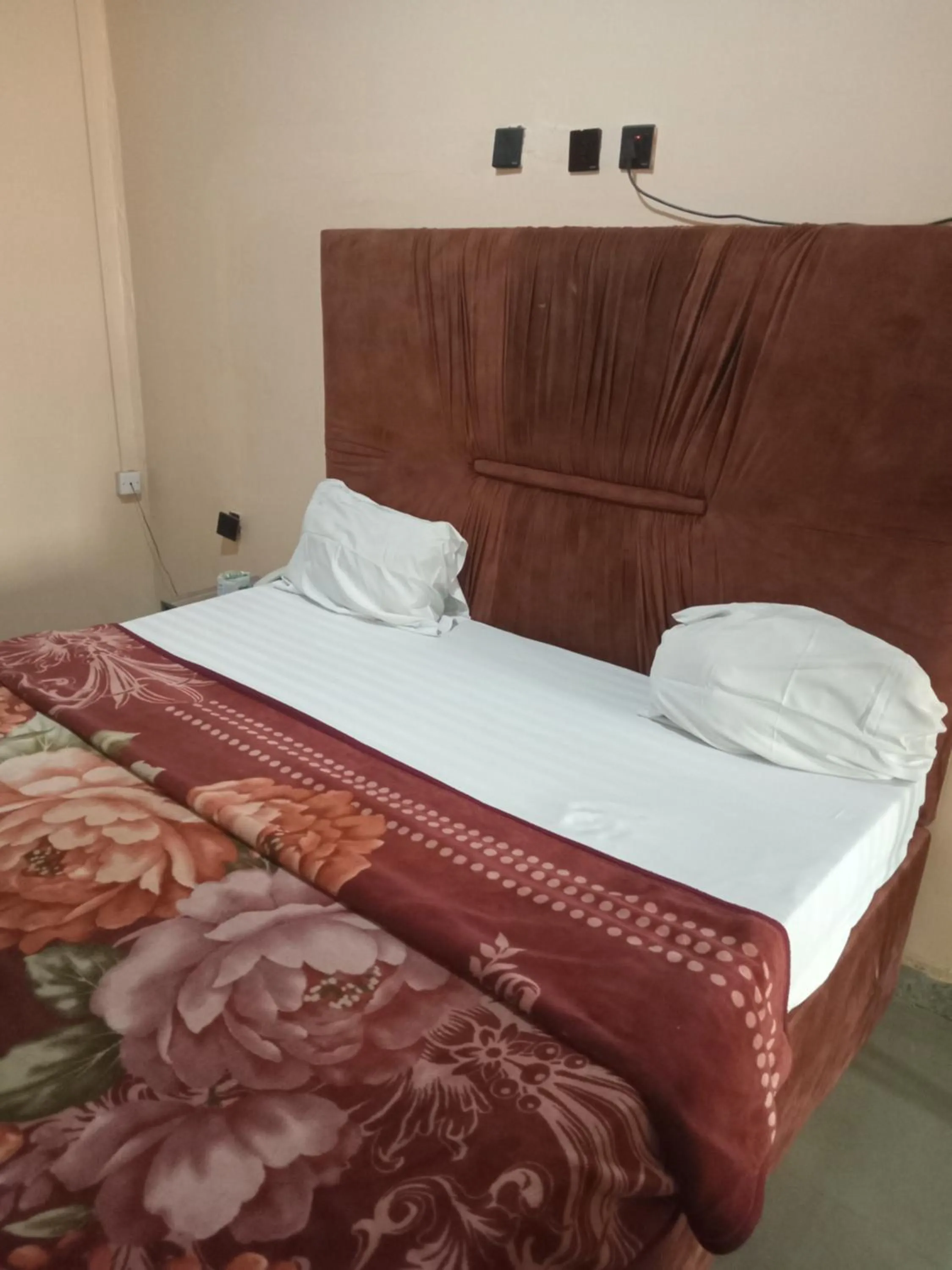 AFRICAN PRINCESS HOTEL, New Haven
