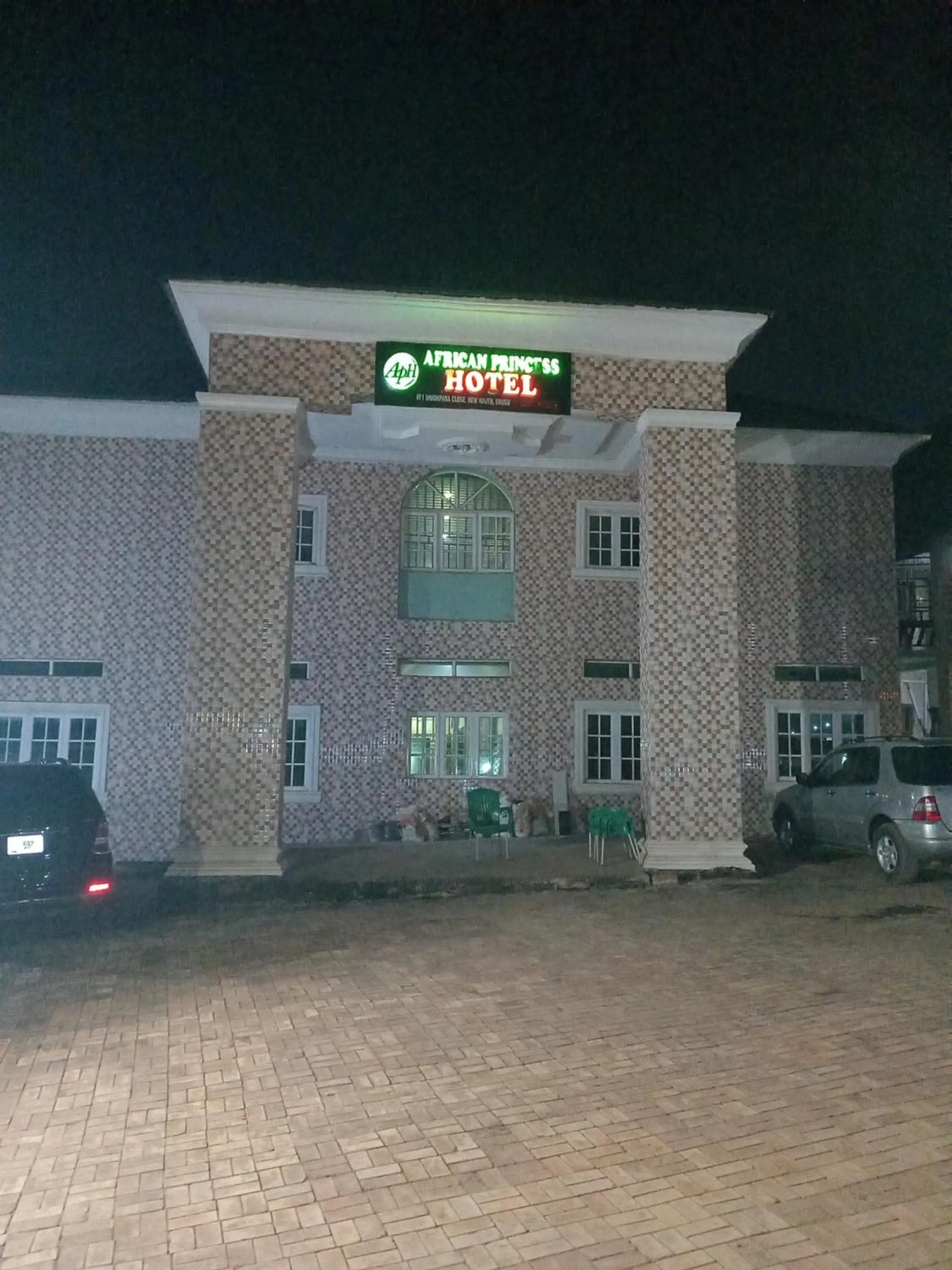 AFRICAN PRINCESS HOTEL, New Haven