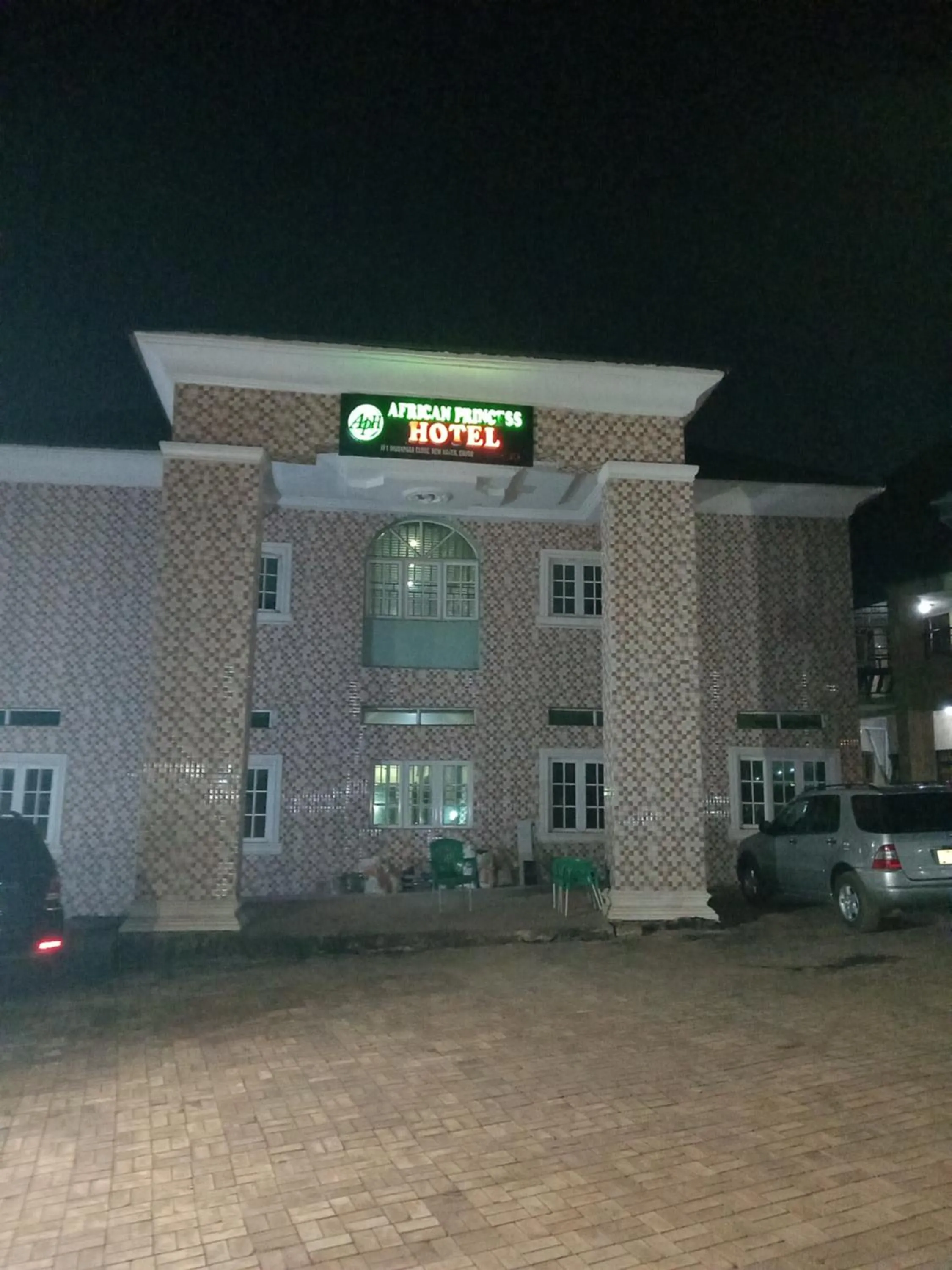AFRICAN PRINCESS HOTEL, New Haven