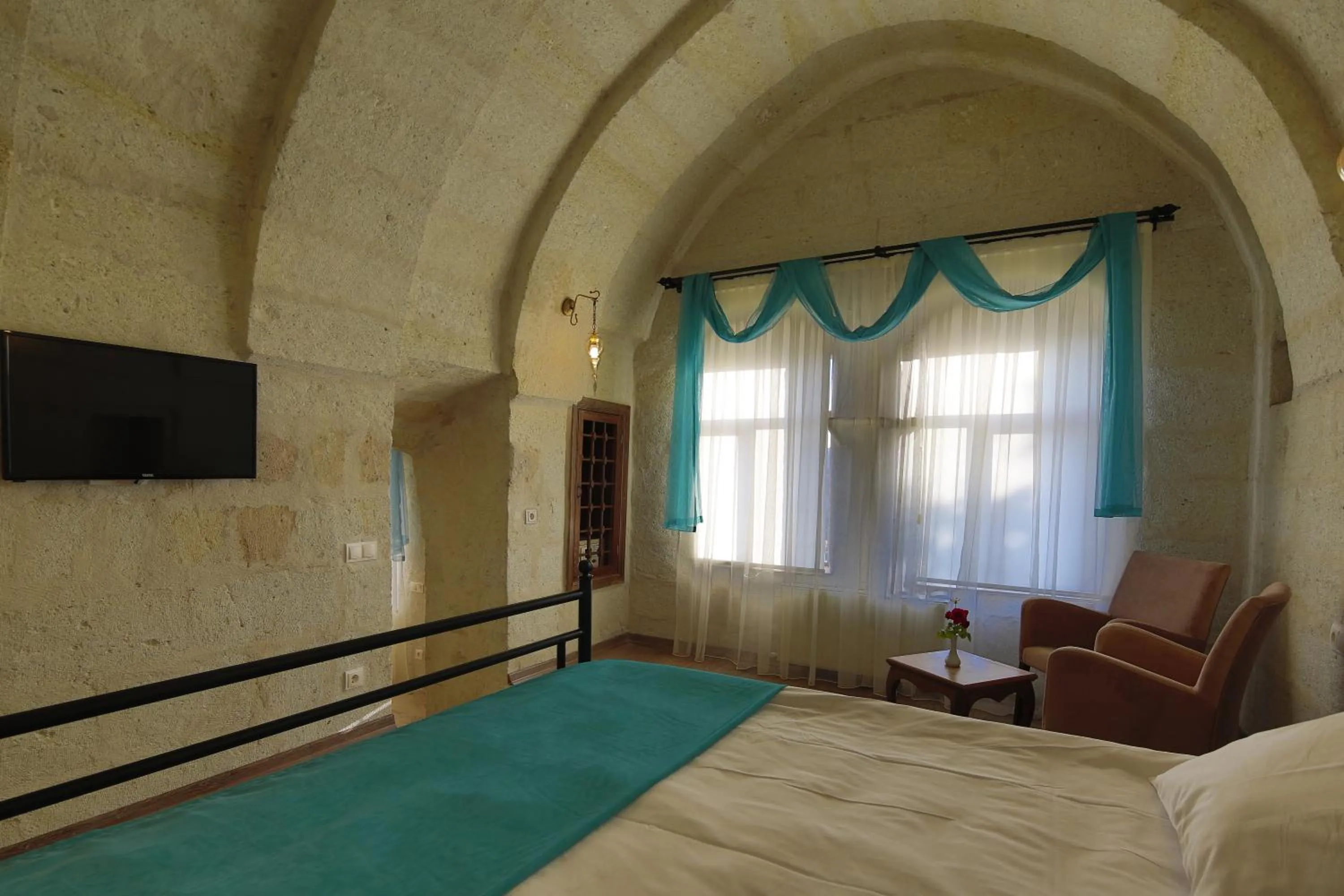 Bed in Jacob's Cave Suites - Cappadocia