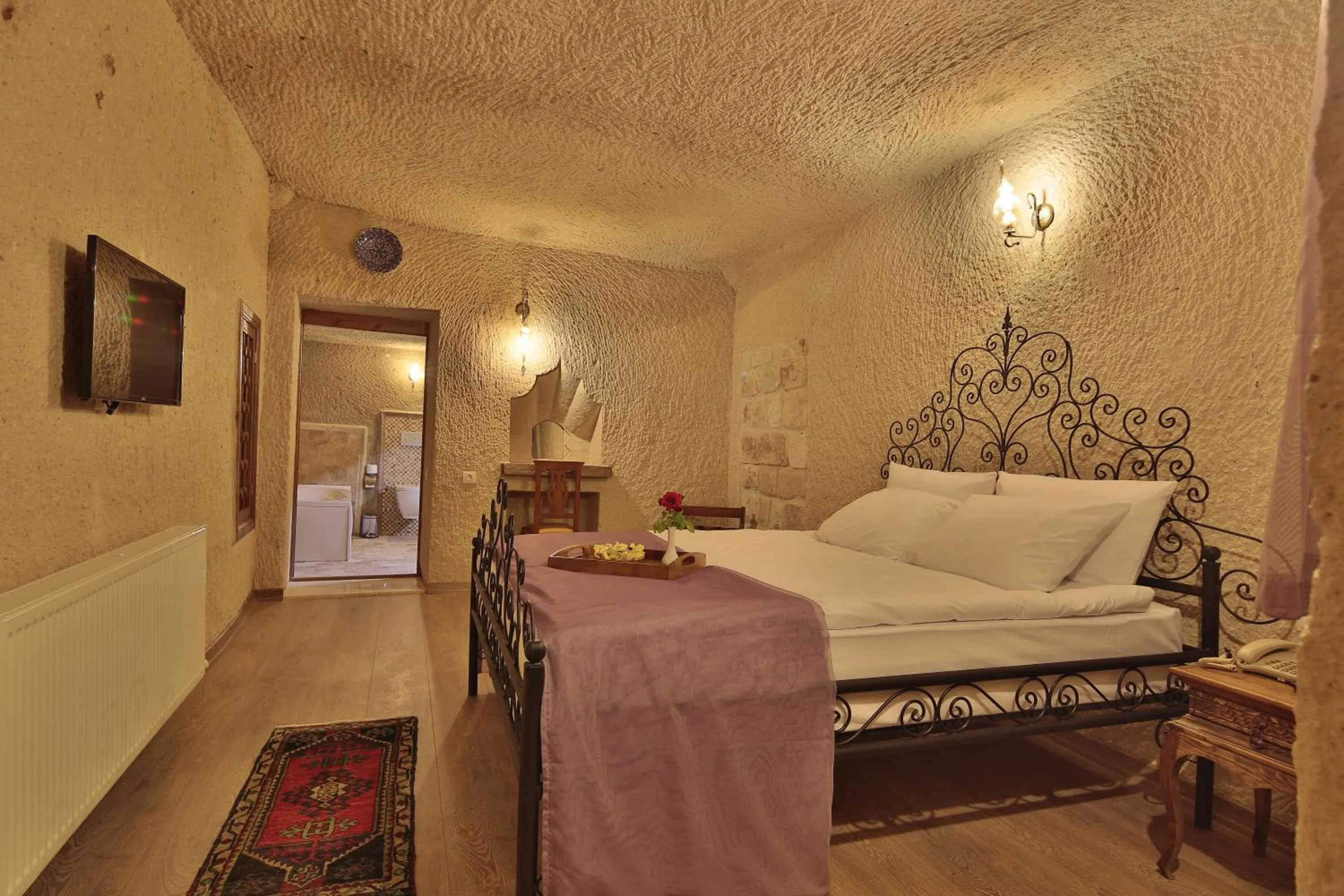 Bed in Jacob's Cave Suites - Cappadocia
