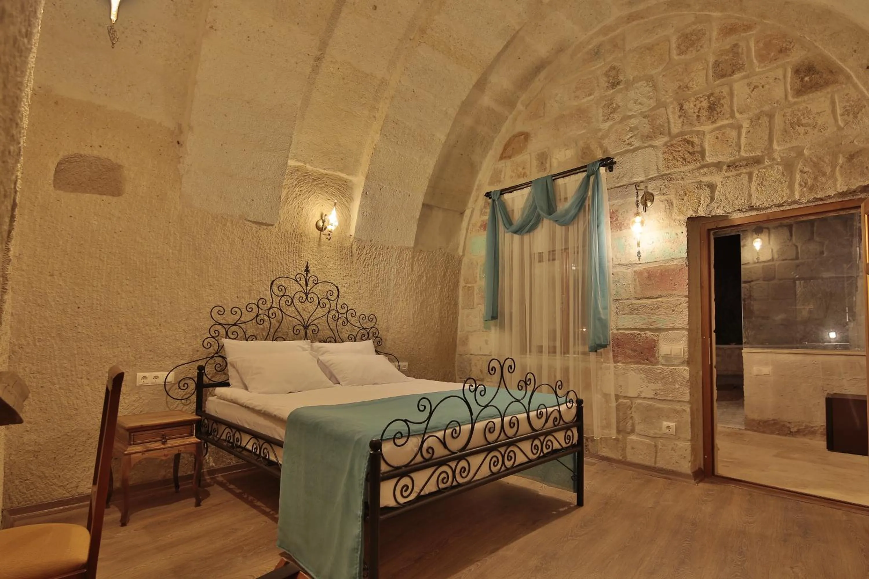 Bed in Jacob's Cave Suites - Cappadocia