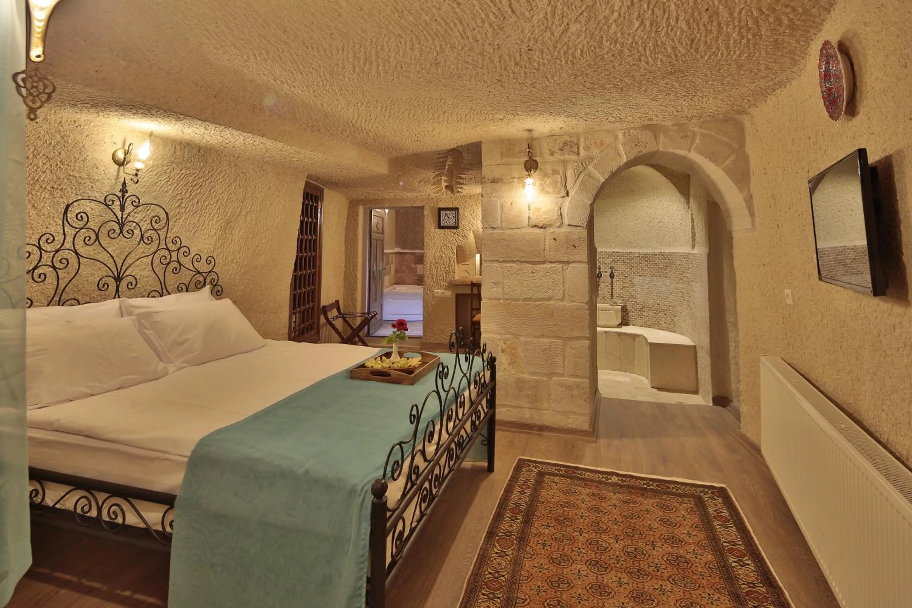 Bed in Jacob's Cave Suites - Cappadocia