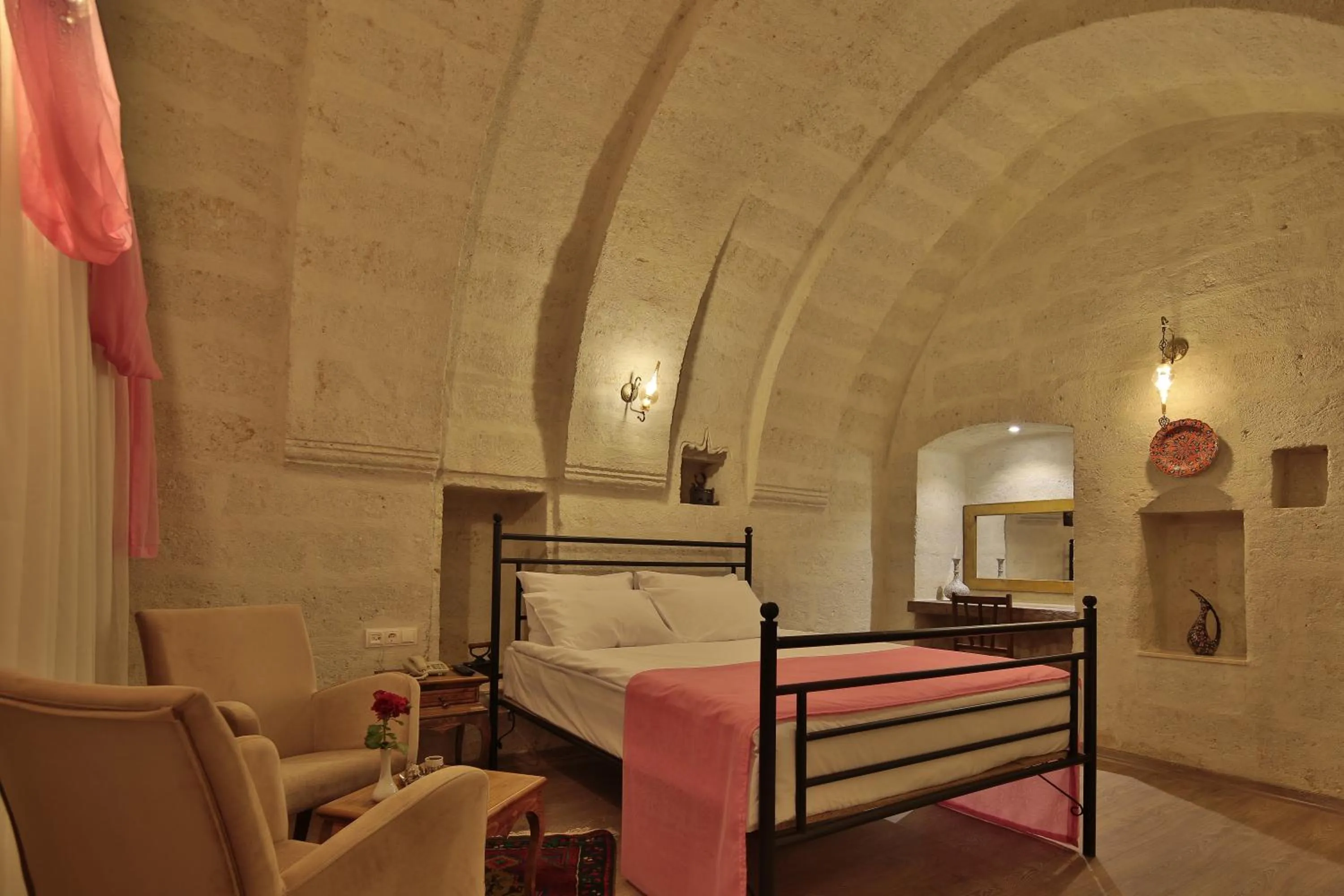 Bed in Jacob's Cave Suites - Cappadocia