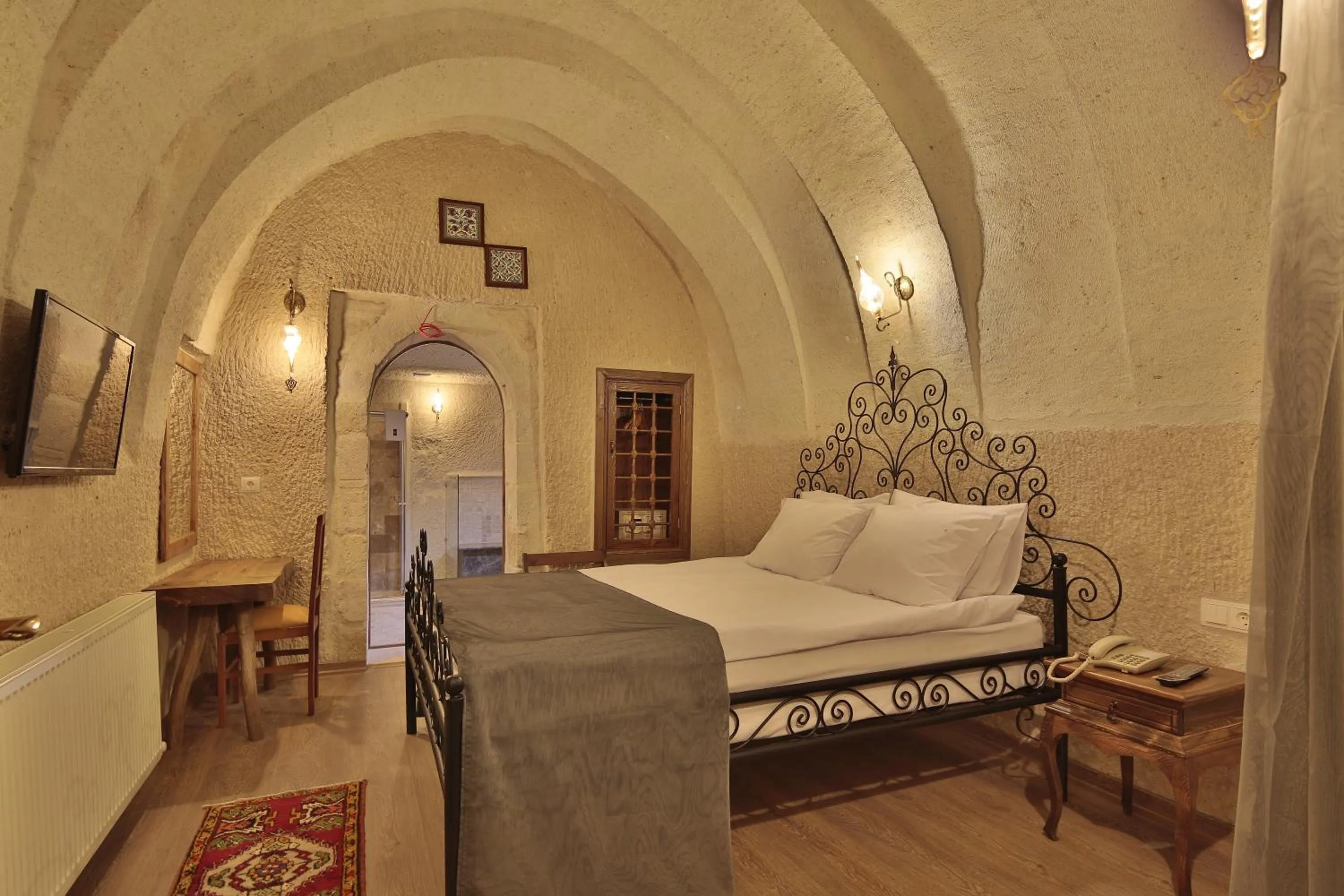 Bed in Jacob's Cave Suites - Cappadocia