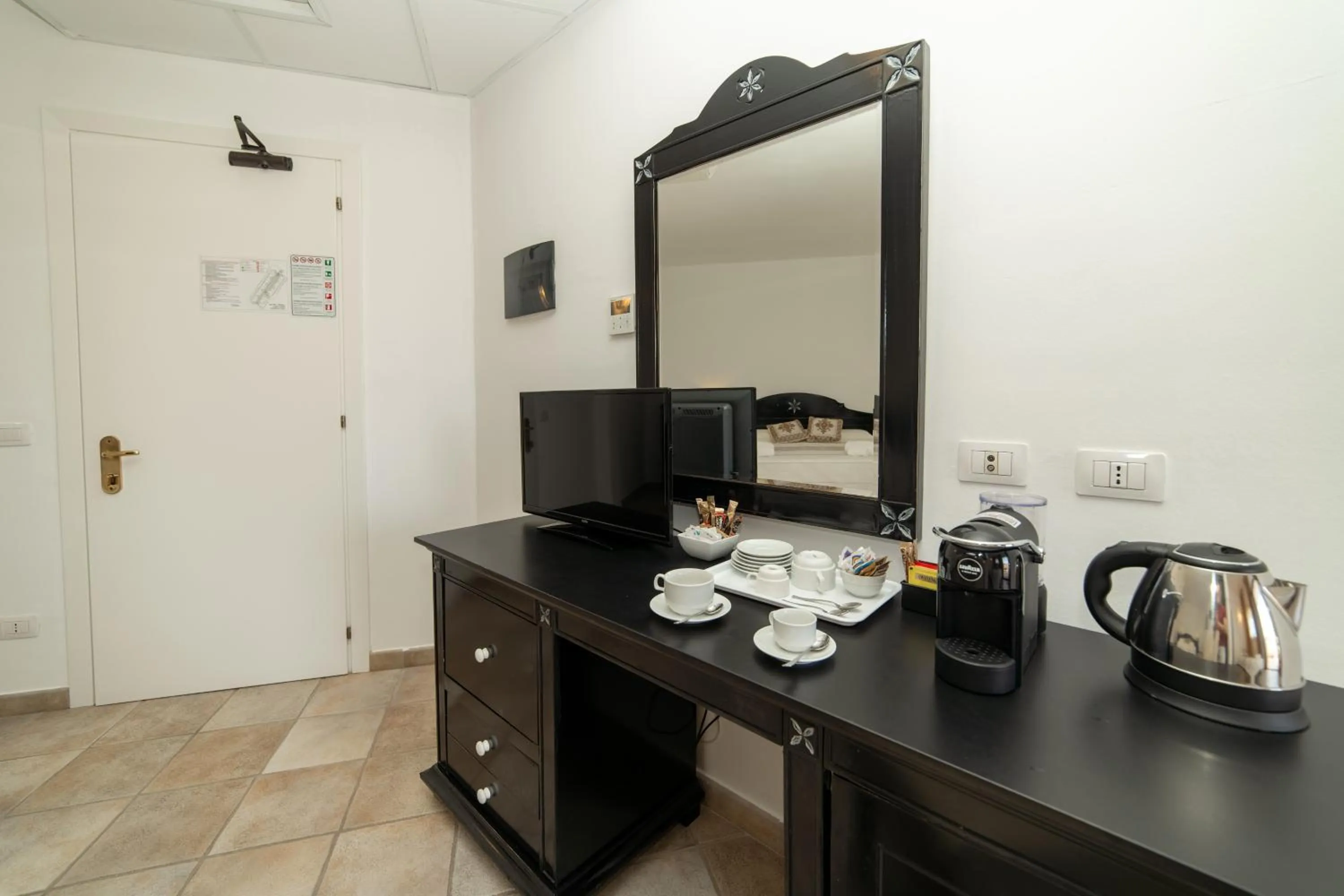 Coffee/tea facilities in GH Diana Hotel