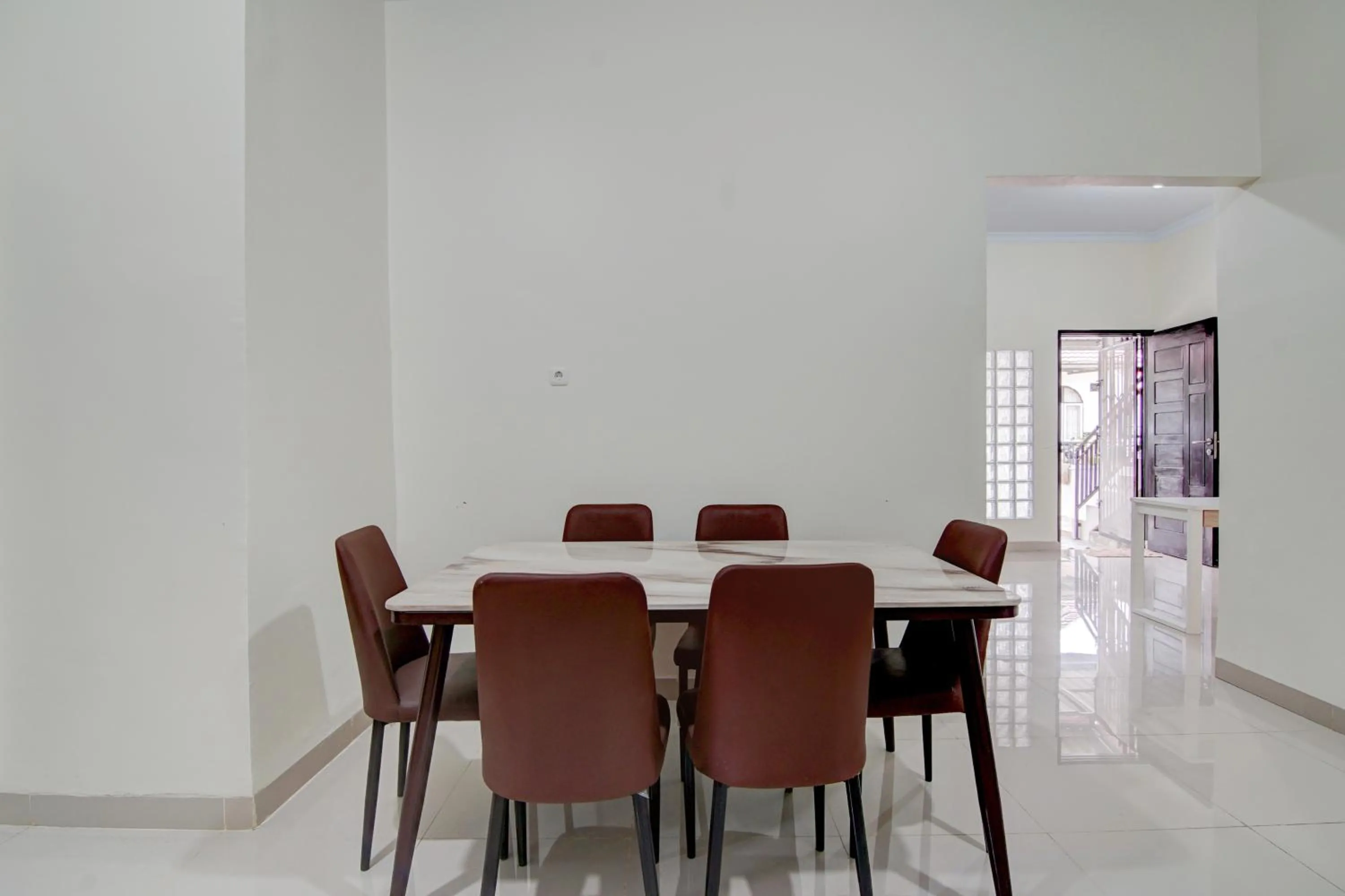 Lobby or reception in OYO 94758 Kamila House