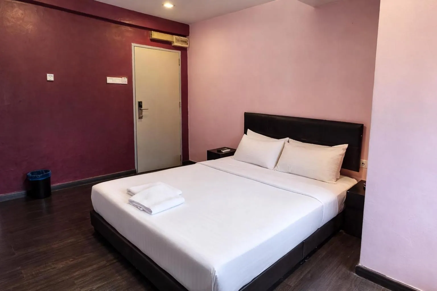 Bed in Newland Hotel by Ardens - Taman Pelangi, Johor Bahru