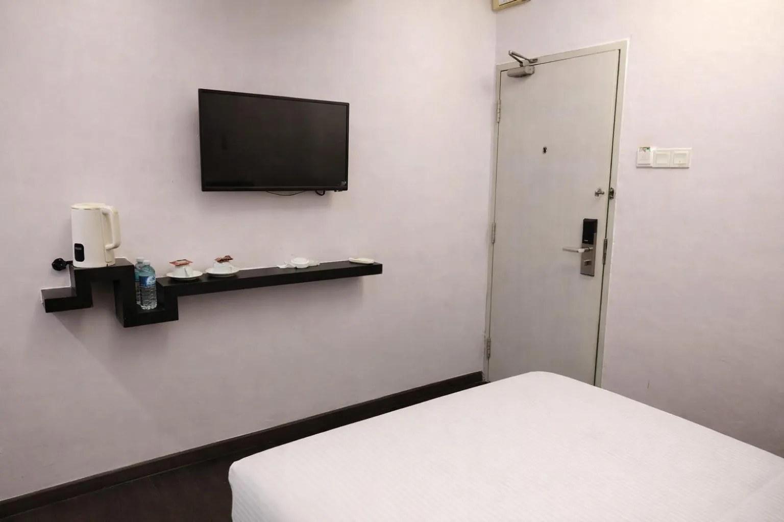 Bedroom, Bed in Newland Hotel by Ardens - Taman Pelangi, Johor Bahru