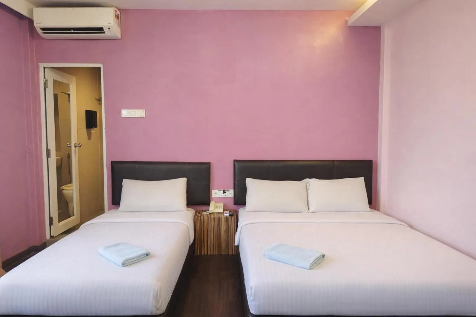 Bed in Newland Hotel by Ardens - Taman Pelangi, Johor Bahru