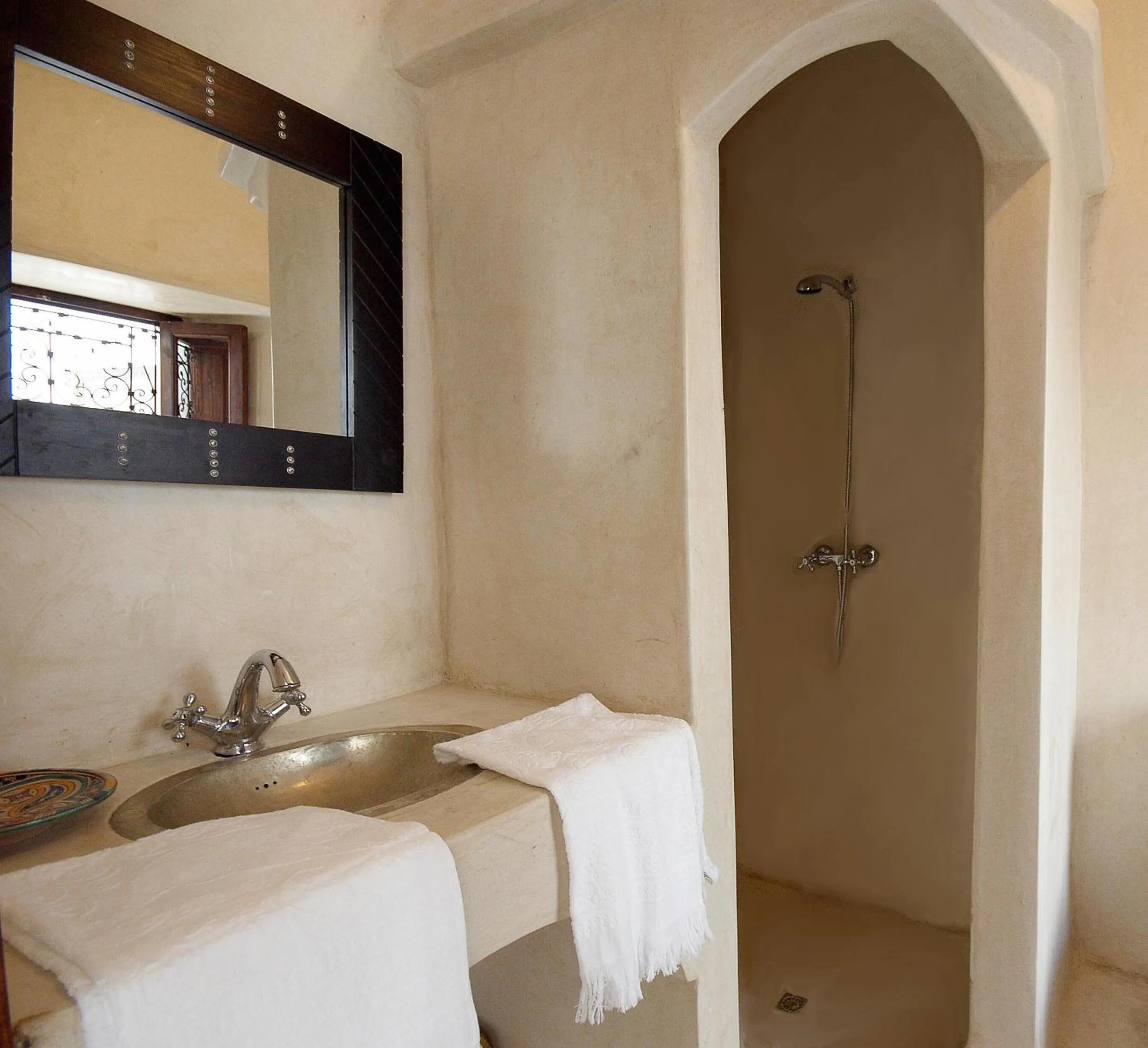 Bathroom, Bed in Riad Porte Royale