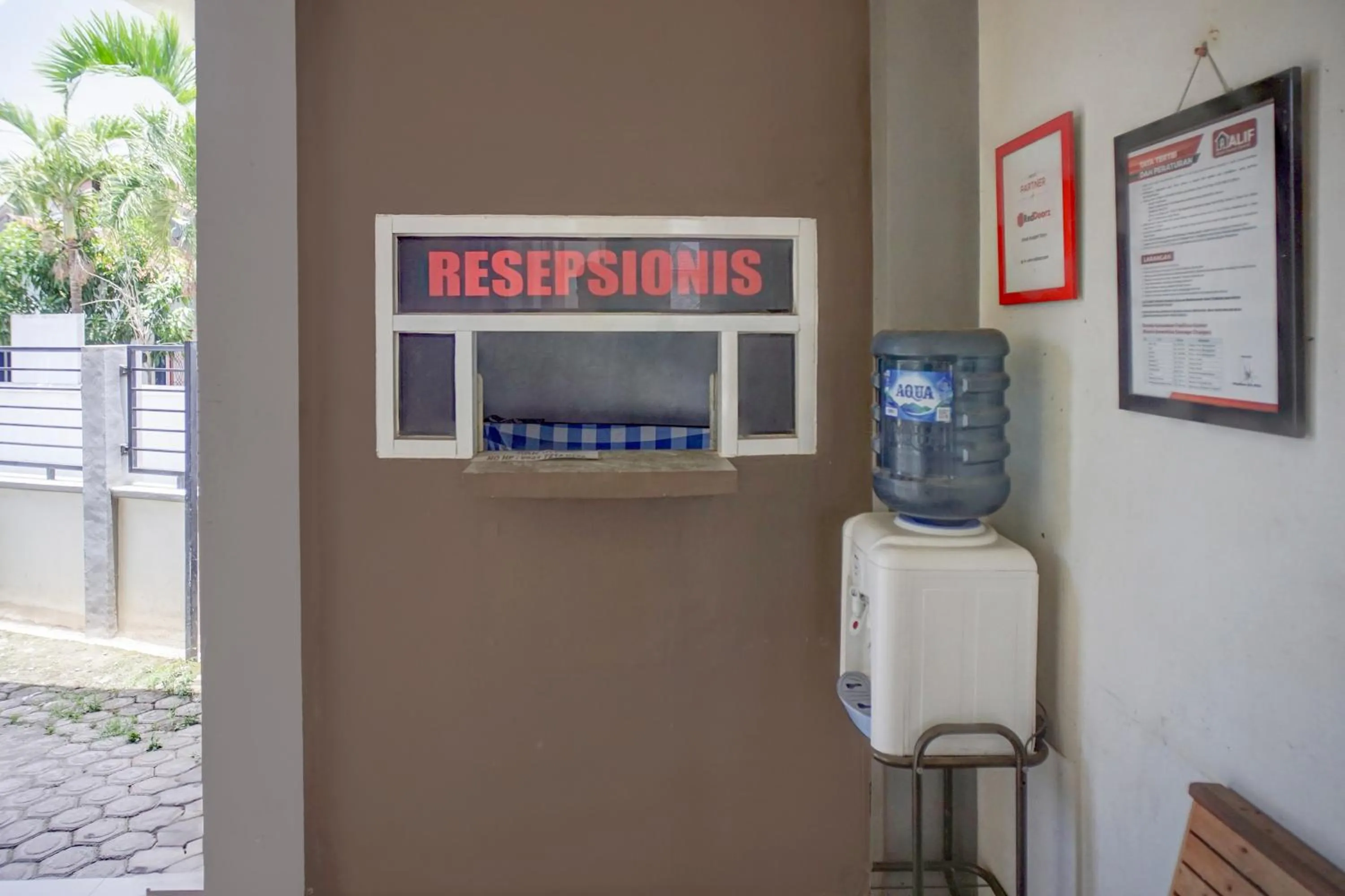 Lobby or reception in Hotel O Banda Aceh near UIN formerly Alif Guest House Syariah