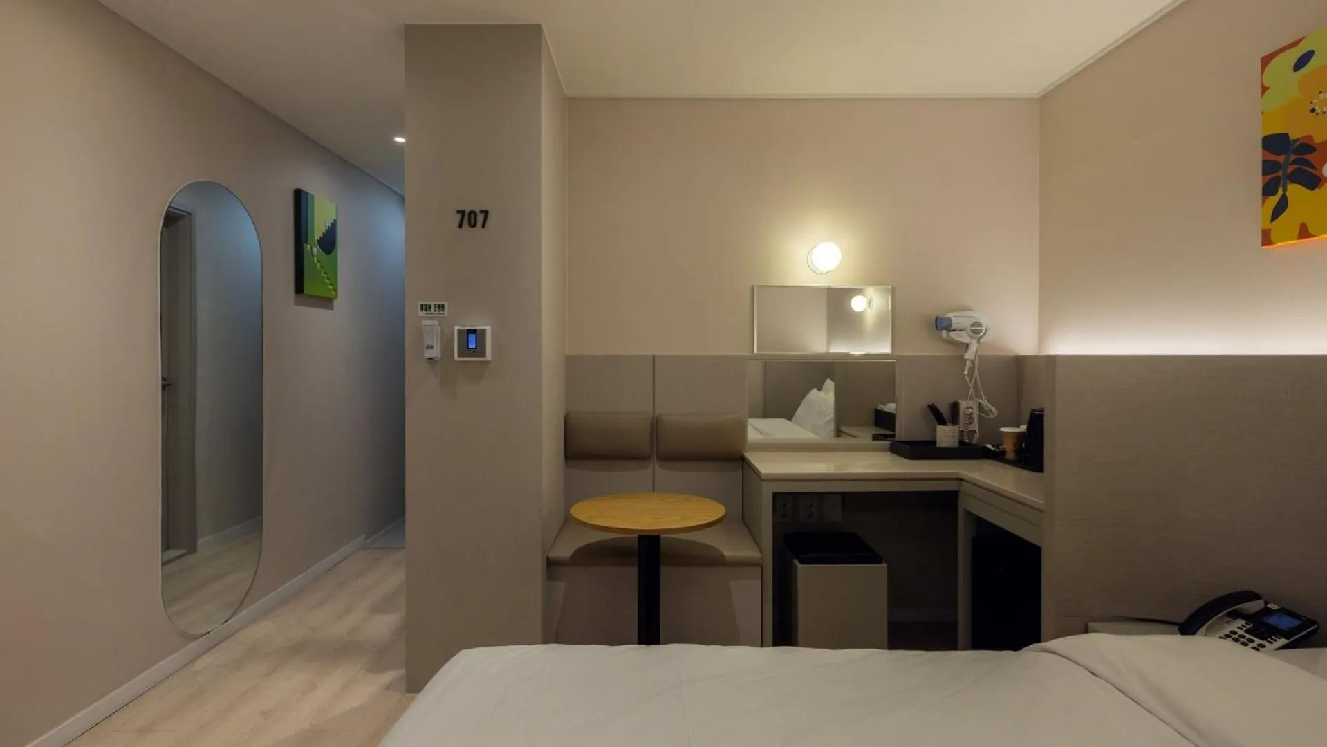 Photo of the whole room, Bed in Browndot Hotel Jeonju Junghwasan