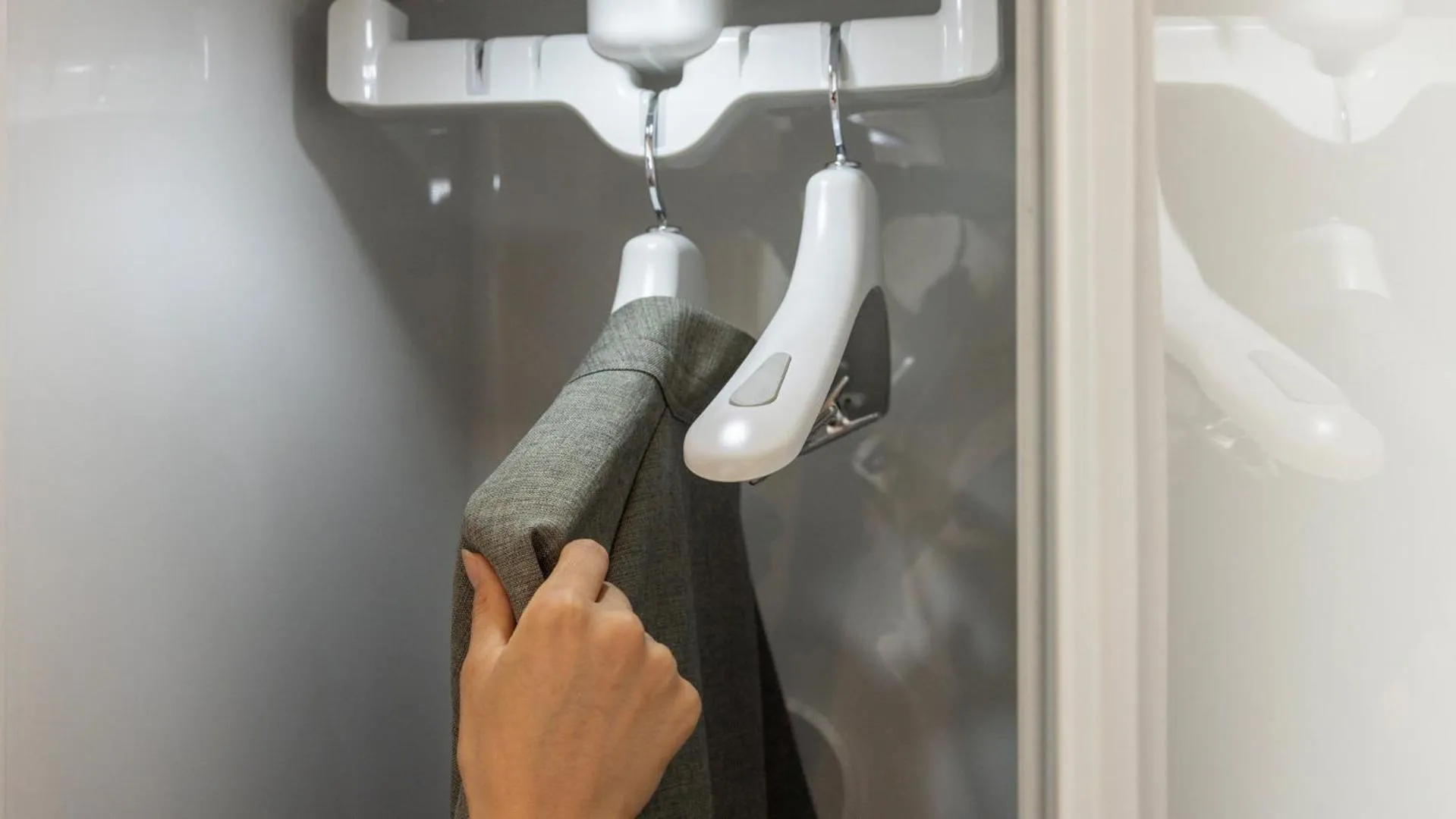 wardrobe in Browndot Hotel Jeonju Junghwasan